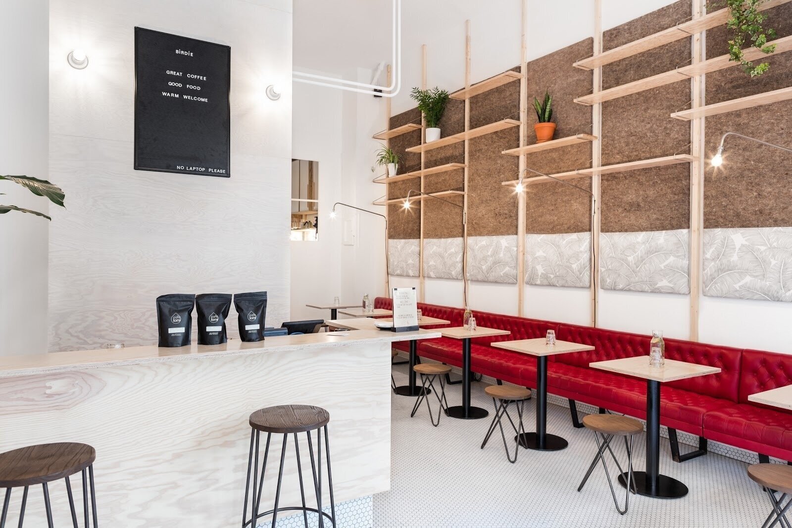 <span class="translation_missing" title="translation missing: en.meta.location_title, location_name: Birdie Food &amp; Coffee, city: Geneva">Location Title</span>