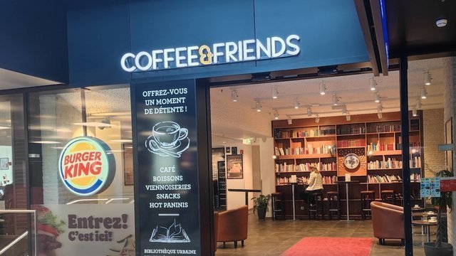 Coffee & Friends