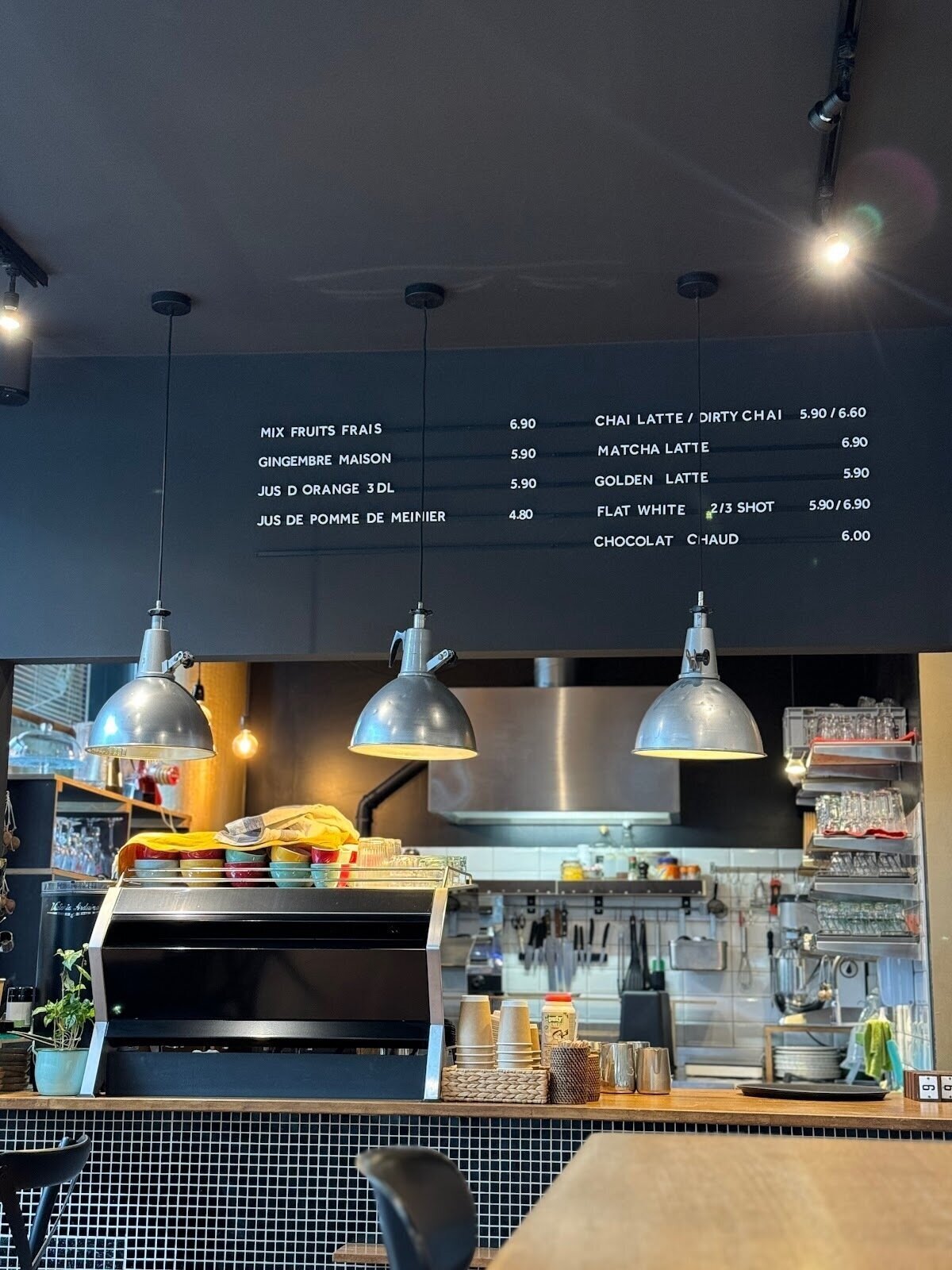 <span class="translation_missing" title="translation missing: en.meta.location_title, location_name: LAZY CAT coffee &amp; shop, city: Geneva">Location Title</span>