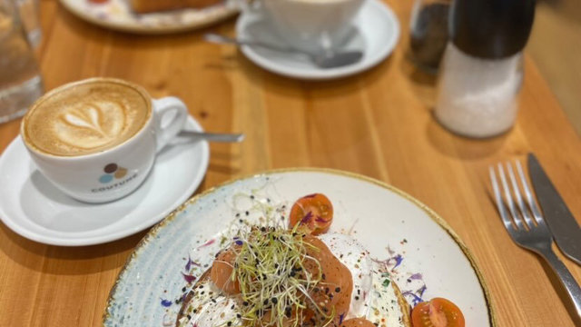 Madame - Brunch & Coffee