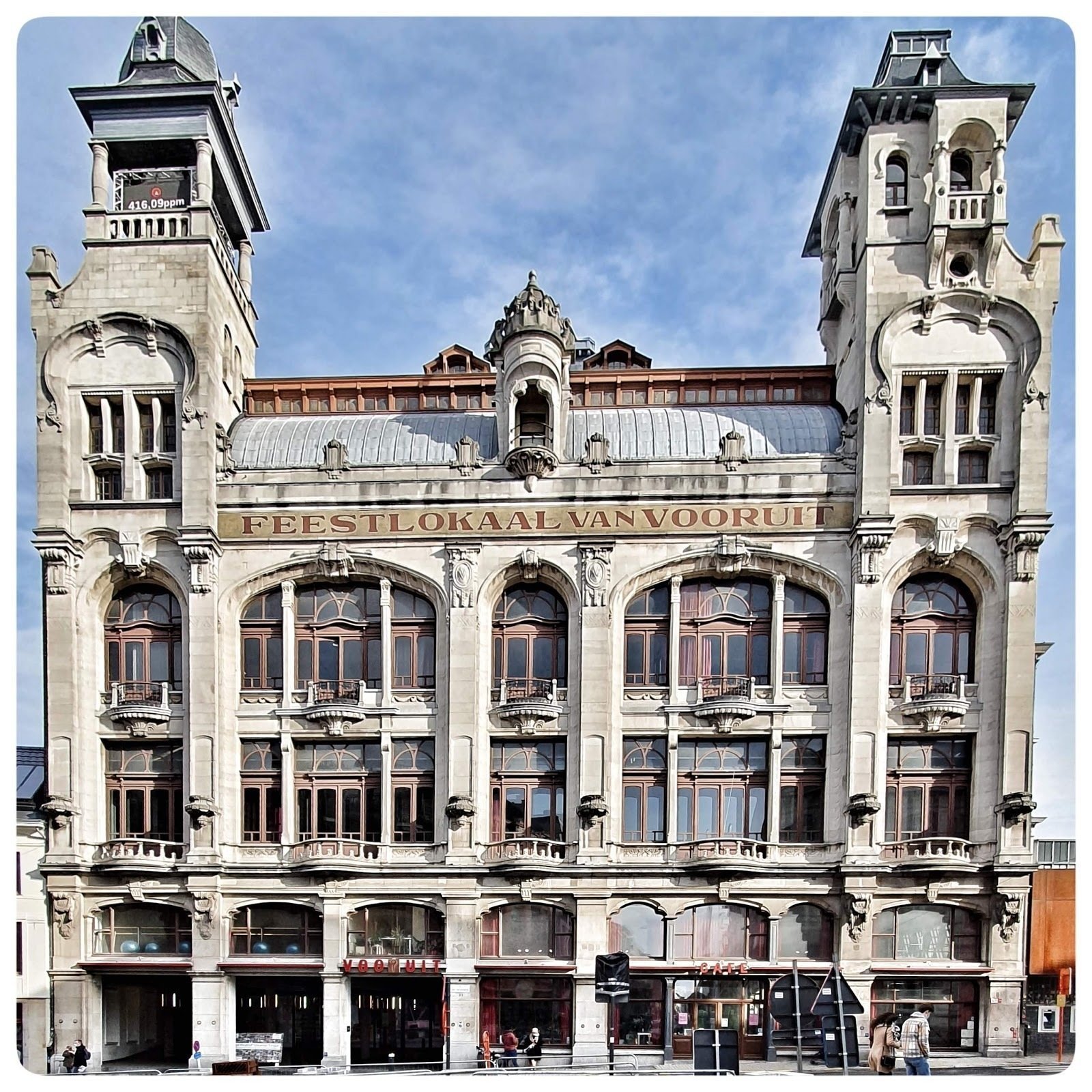 <span class="translation_missing" title="translation missing: en.meta.location_title, location_name: Vooruit, city: Gent">Location Title</span>