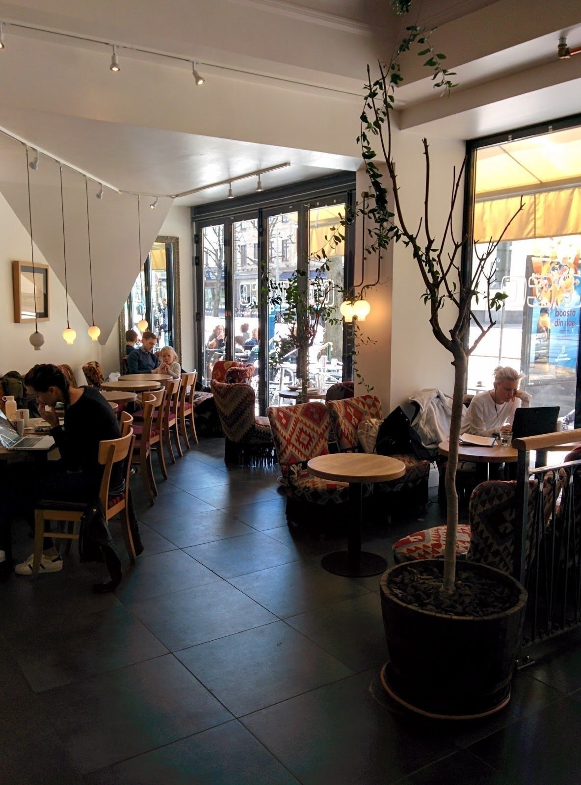 <span class="translation_missing" title="translation missing: en.meta.location_title, location_name: Condeco Västra Hamngatan, city: Gothenburg">Location Title</span>