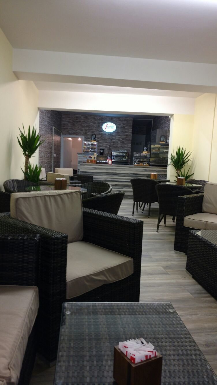 <span class="translation_missing" title="translation missing: en.meta.location_title, location_name: L&#39;Incontro Italian Coffee Shop, city: Great Torrington">Location Title</span>