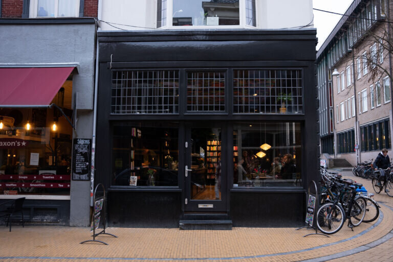 <span class="translation_missing" title="translation missing: en.meta.location_title, location_name: Koffiestation Books &amp; Coffee, city: Groningen">Location Title</span>