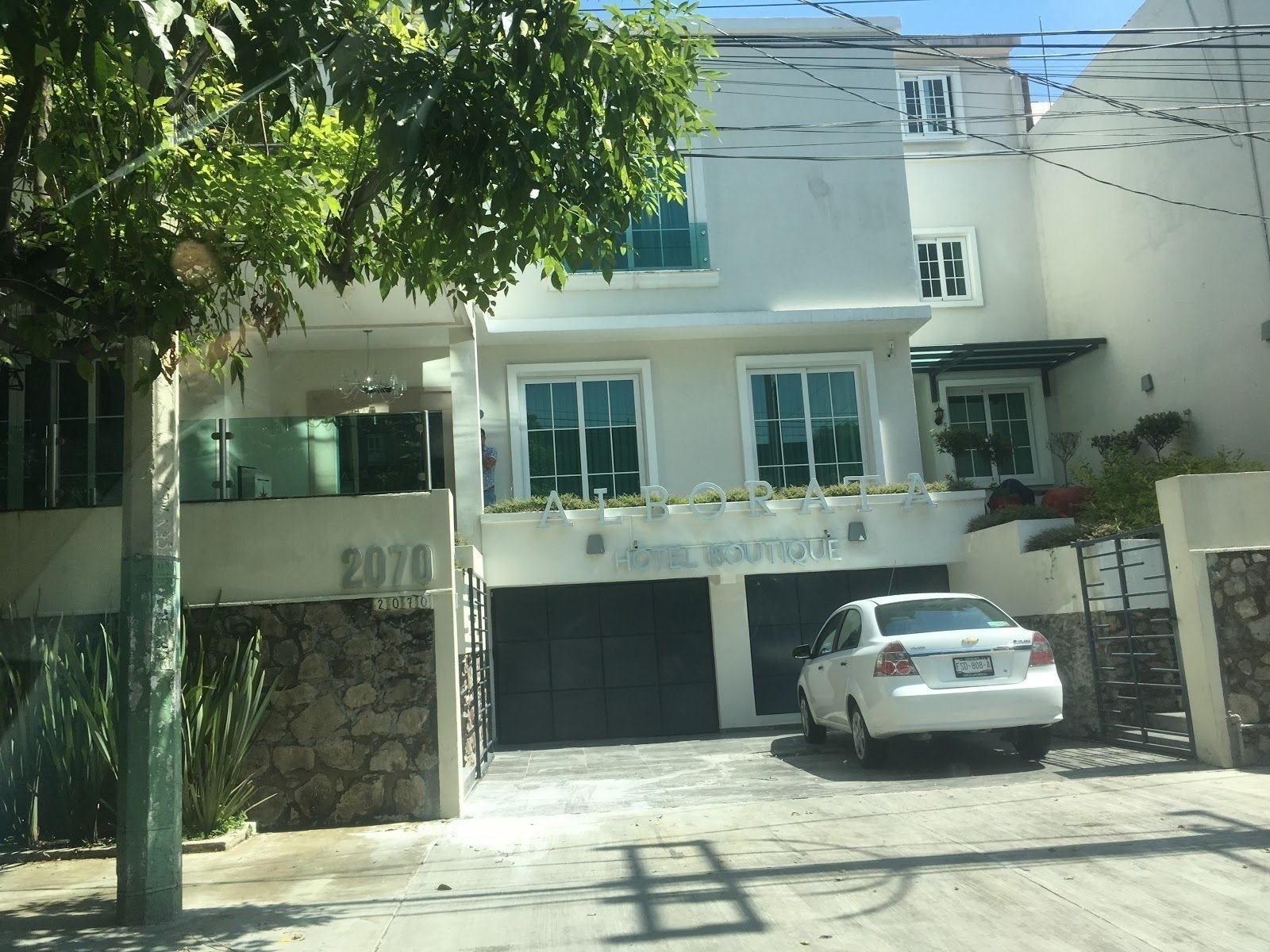 <span class="translation_missing" title="translation missing: en.meta.location_title, location_name: Alborata Hotel Boutique, city: Guadalajara">Location Title</span>