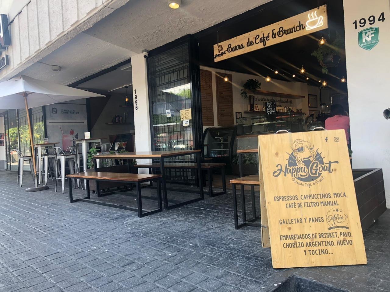 <span class="translation_missing" title="translation missing: en.meta.location_title, location_name: Happy Goat, city: Guadalajara">Location Title</span>