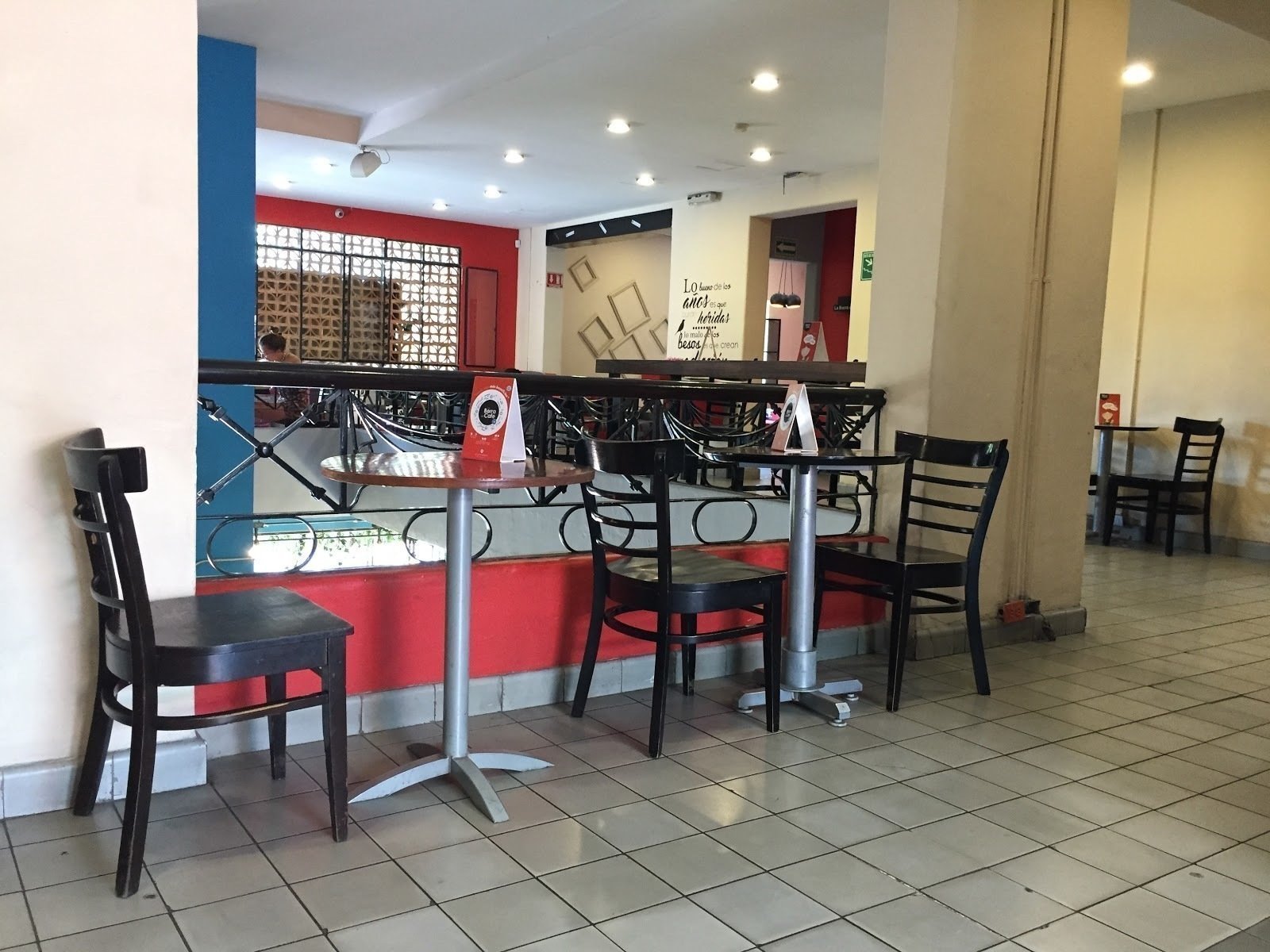 <span class="translation_missing" title="translation missing: en.meta.location_title, location_name: La Borra del Cafe Chapultepec, city: Guadalajara">Location Title</span>