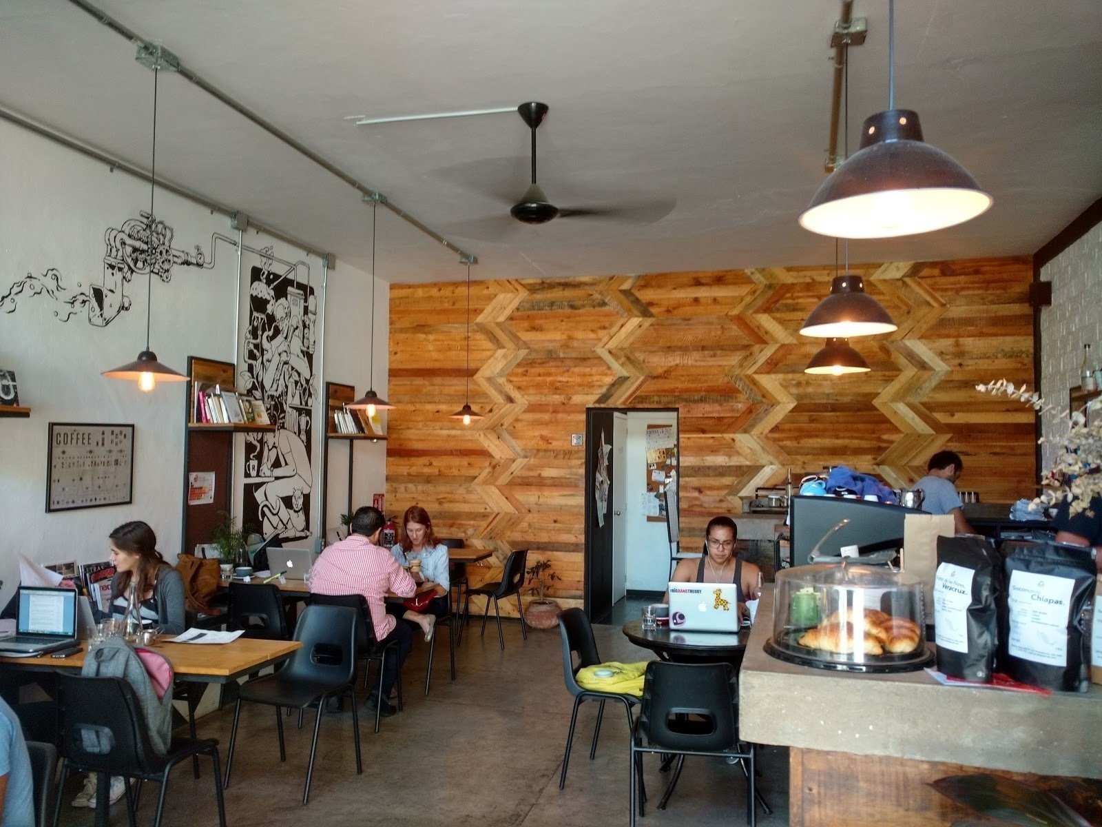 <span class="translation_missing" title="translation missing: en.meta.location_title, location_name: Matraz Café, city: Guadalajara">Location Title</span>
