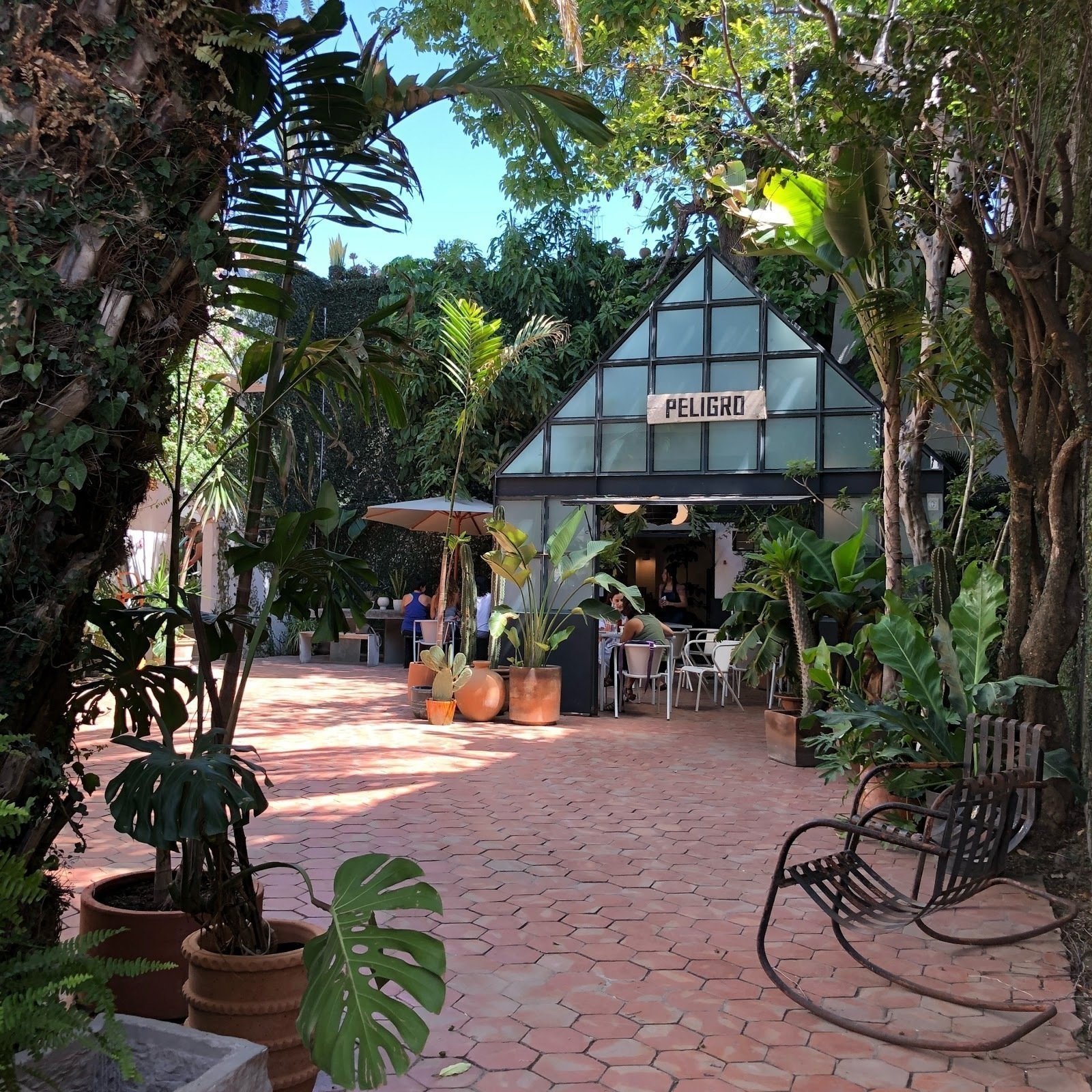 <span class="translation_missing" title="translation missing: en.meta.location_title, location_name: Peligro al Fondo, city: Guadalajara">Location Title</span>