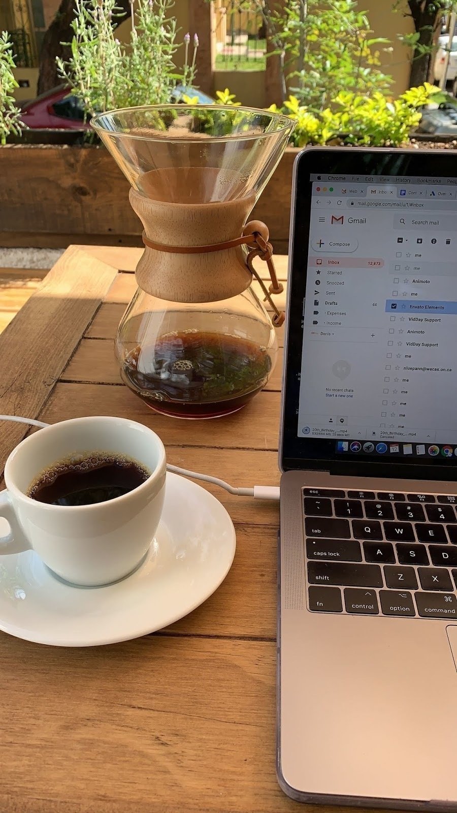 <span class="translation_missing" title="translation missing: en.meta.location_title, location_name: RoArt Cafe, city: Guadalajara">Location Title</span>