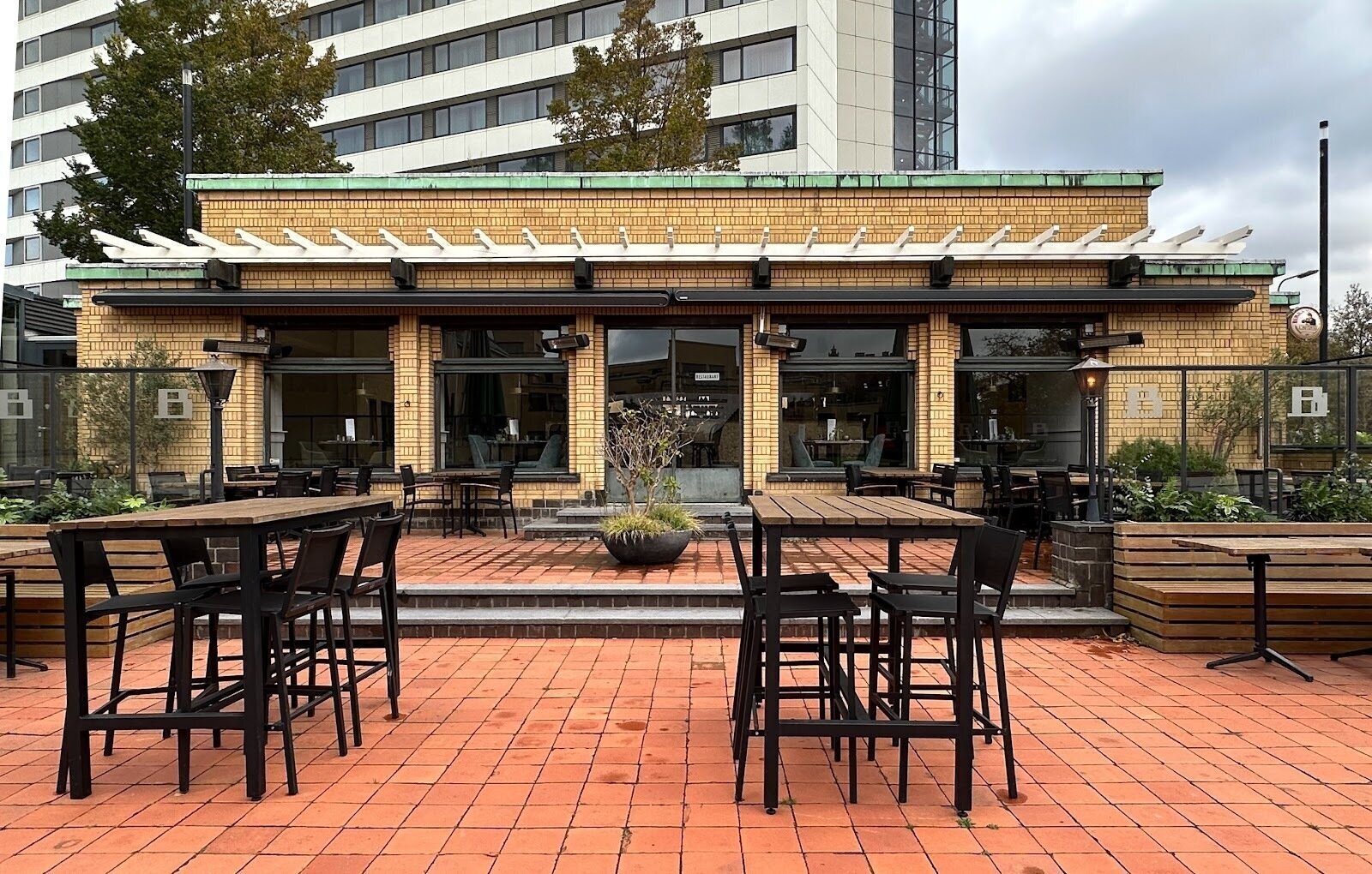 <span class="translation_missing" title="translation missing: en.meta.location_title, location_name: Brasserie Berlage, city: Hague">Location Title</span>