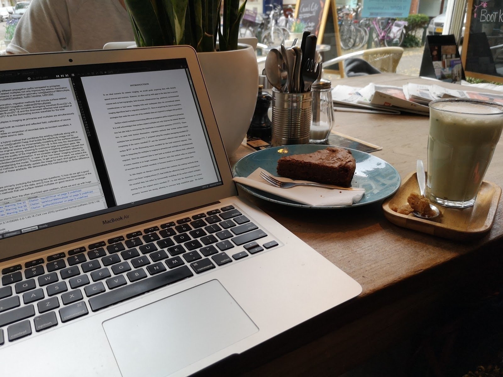 <span class="translation_missing" title="translation missing: en.meta.location_title, location_name: Crunch Café, city: Hague">Location Title</span>