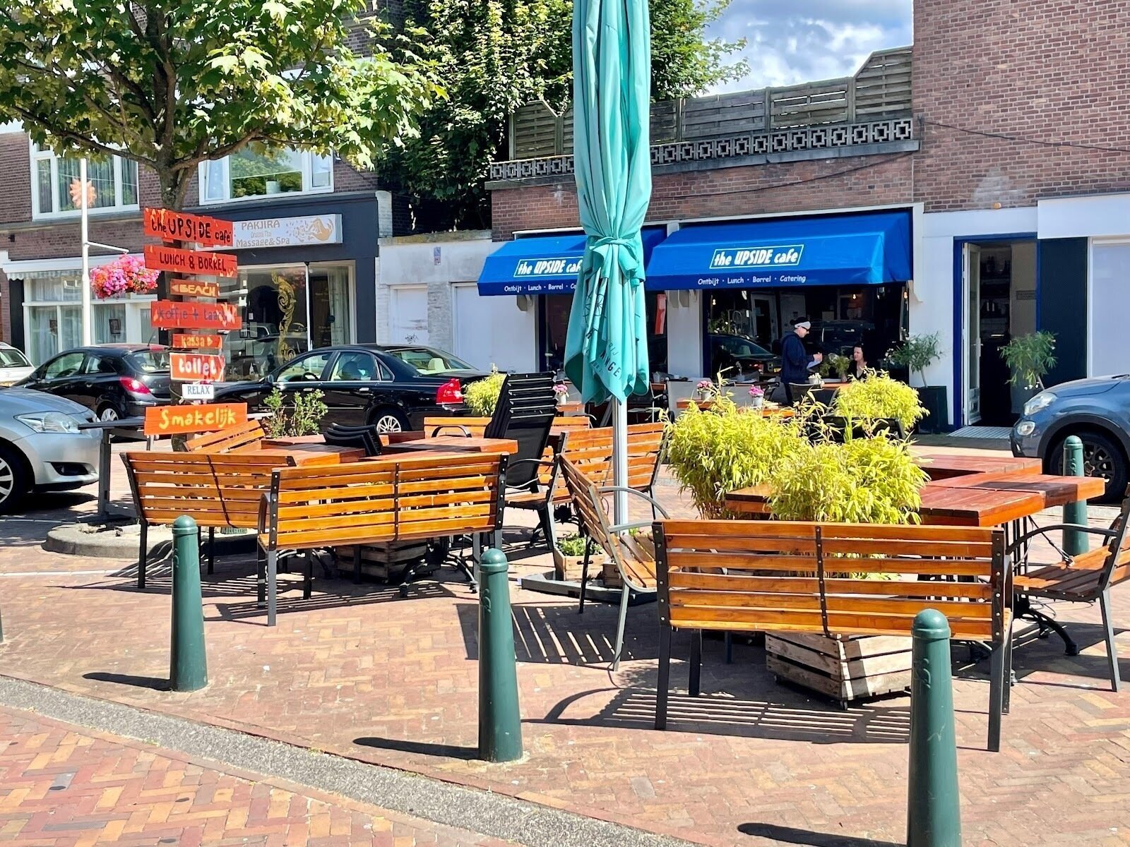 <span class="translation_missing" title="translation missing: en.meta.location_title, location_name: the UPSIDE café, city: Hague">Location Title</span>