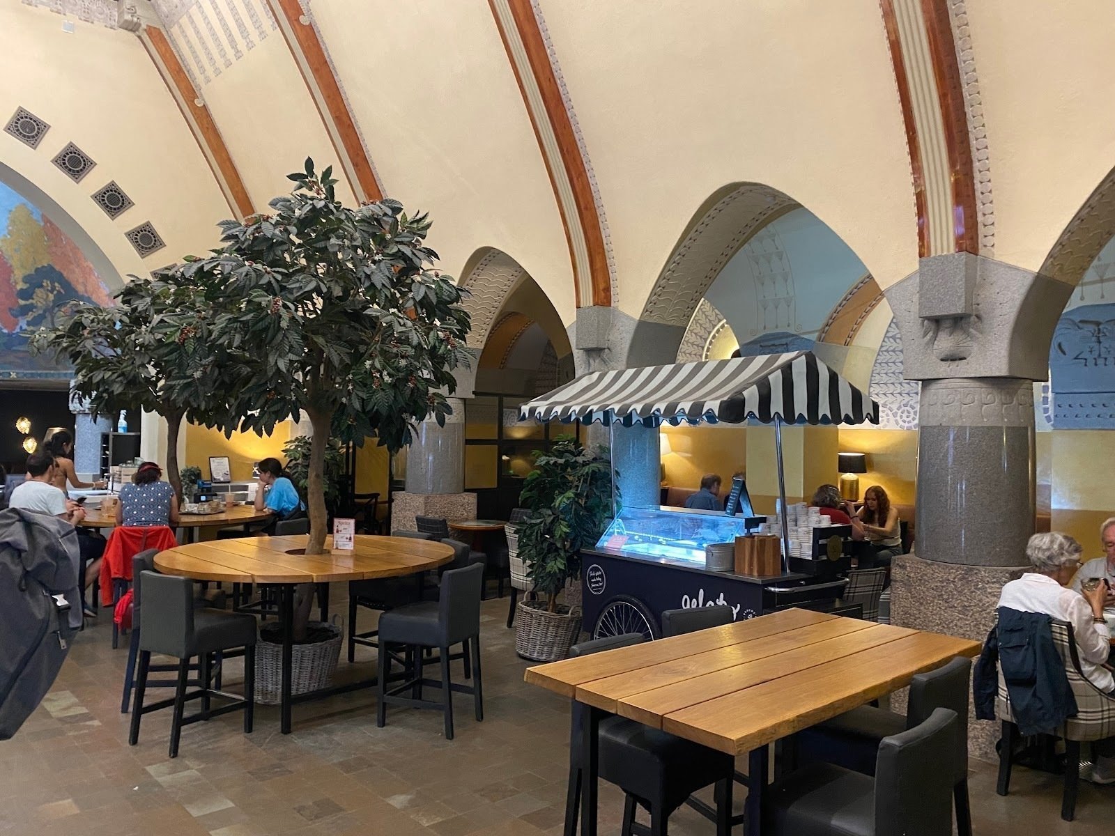 <span class="translation_missing" title="translation missing: en.meta.location_title, location_name: Robert&#39;s Coffee Jugend, city: Helsinki">Location Title</span>