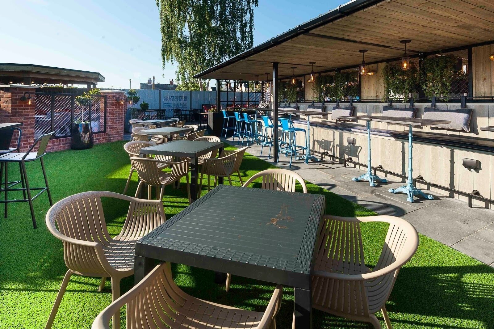 <span class="translation_missing" title="translation missing: en.meta.location_title, location_name: The Kings Fee - JD Wetherspoon, city: Hereford">Location Title</span>