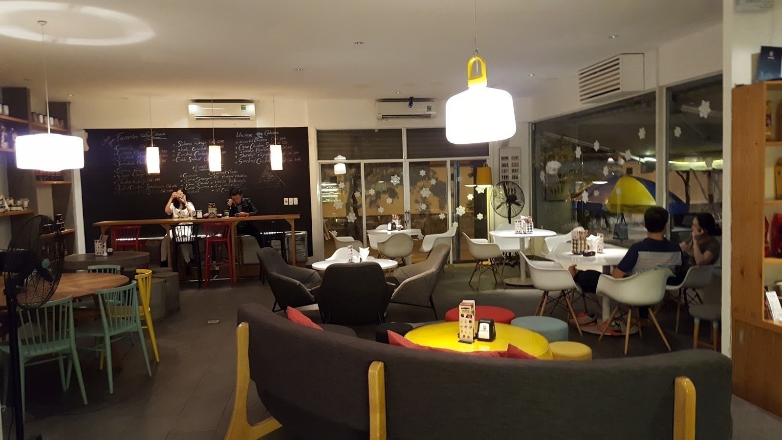 <span class="translation_missing" title="translation missing: en.meta.location_title, location_name: The Loop, city: Ho Chi Minh City">Location Title</span>