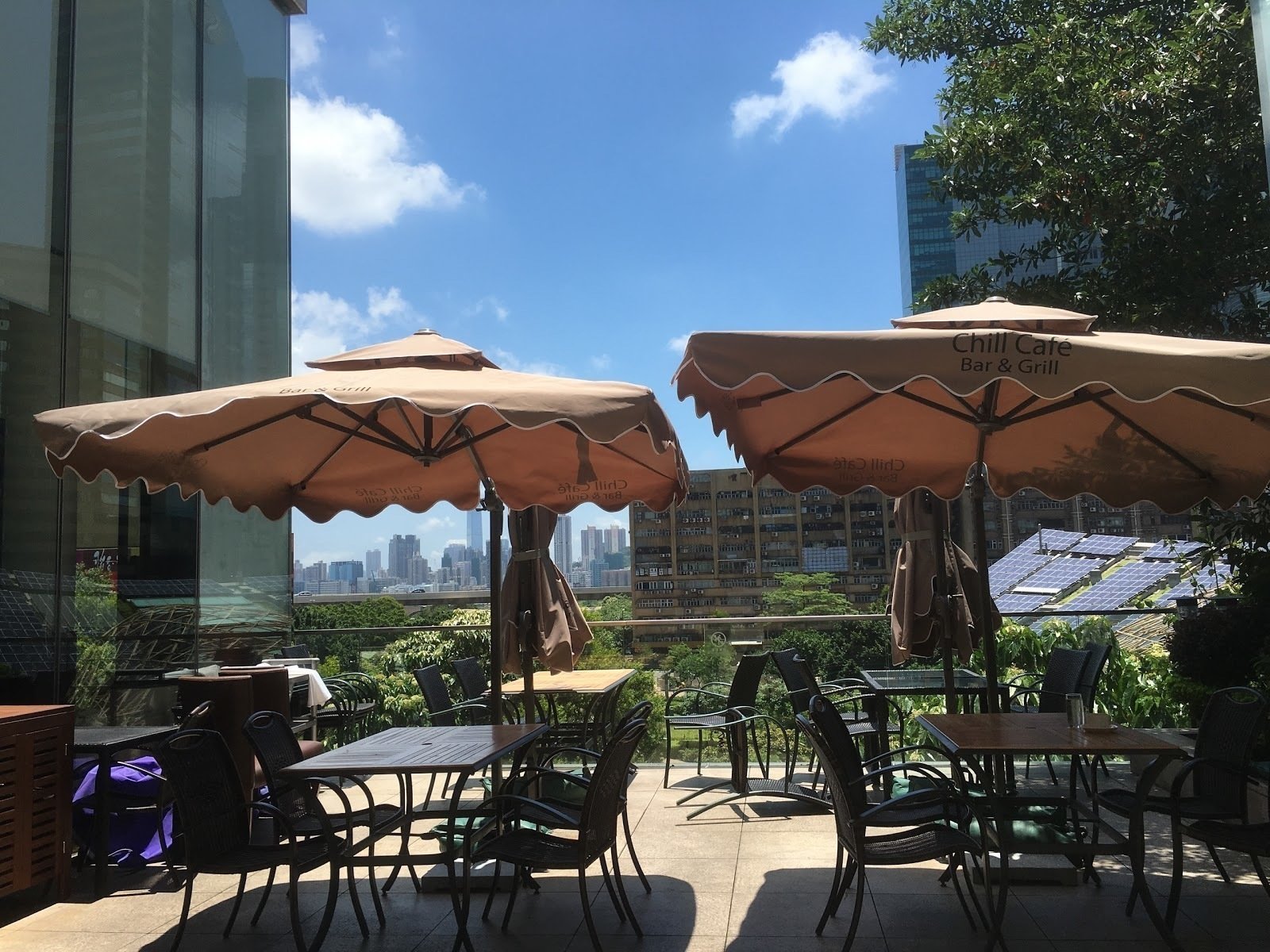 <span class="translation_missing" title="translation missing: en.meta.location_title, location_name: Chill Café Bar &amp; Grill, city: Hong Kong">Location Title</span>