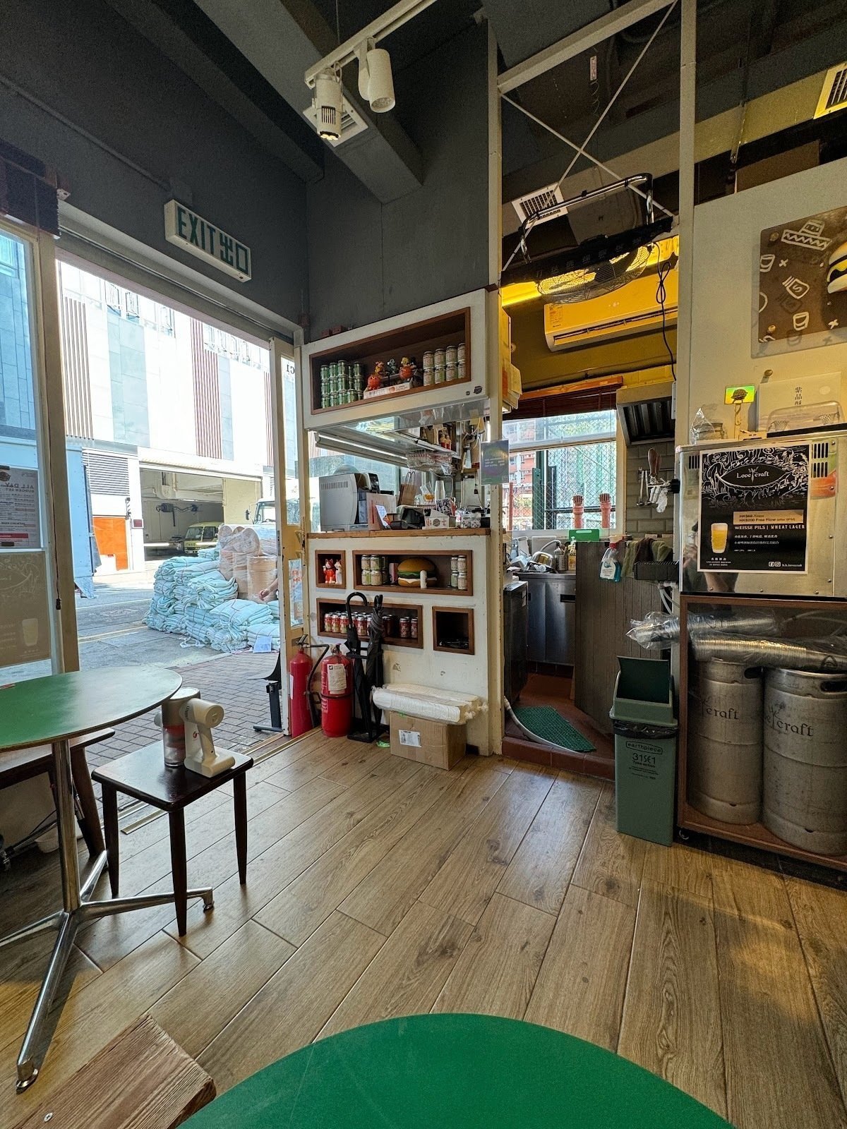 <span class="translation_missing" title="translation missing: en.meta.location_title, location_name: SOL Mate Club, city: Hong Kong">Location Title</span>