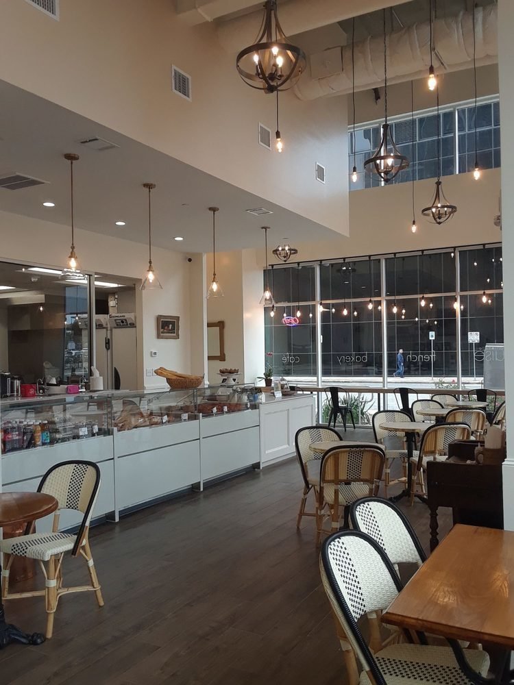 <span class="translation_missing" title="translation missing: en.meta.location_title, location_name: Mademoiselle Louise, city: Houston">Location Title</span>