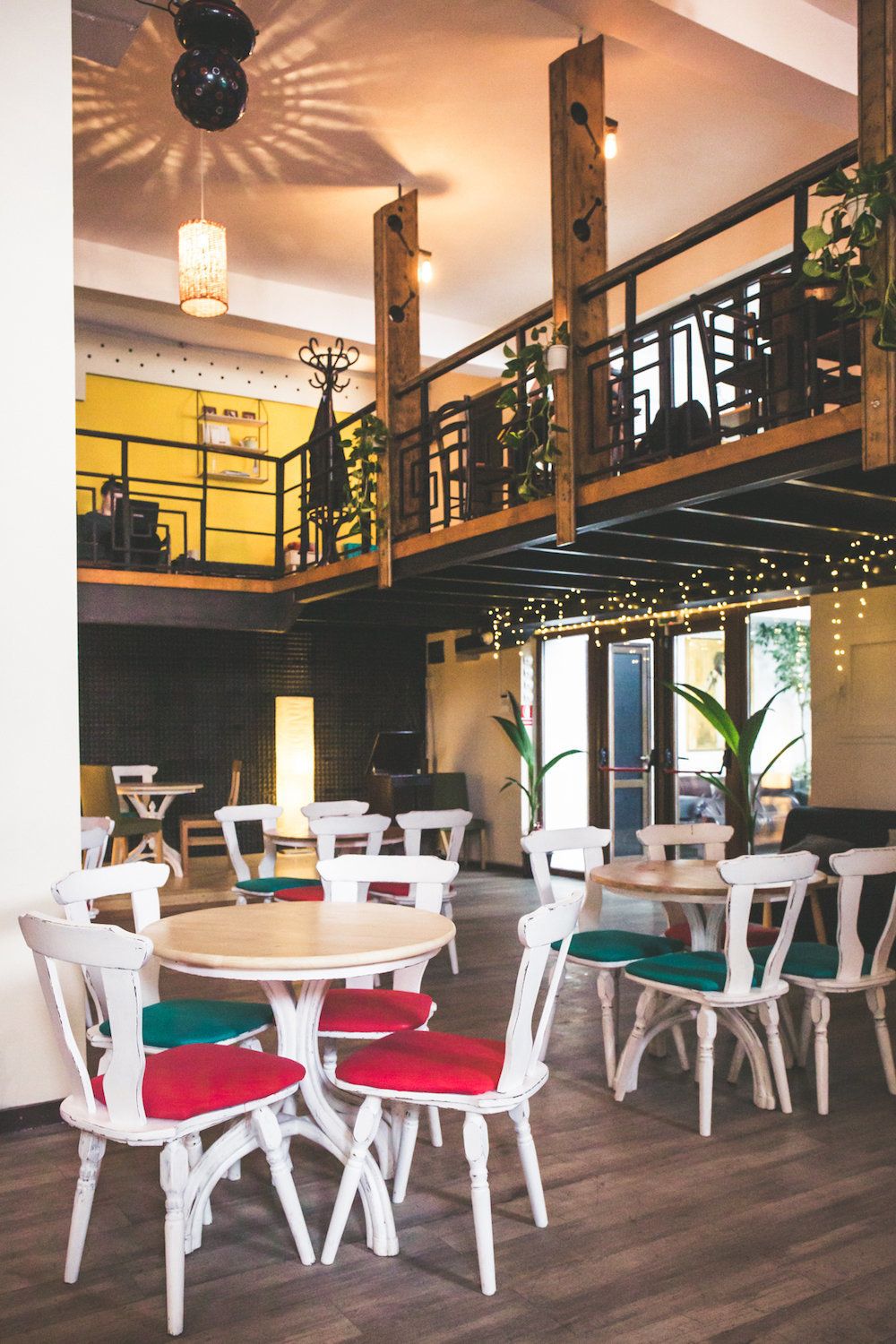 <span class="translation_missing" title="translation missing: en.meta.location_title, location_name: Acaju Cafe, city: Iași">Location Title</span>