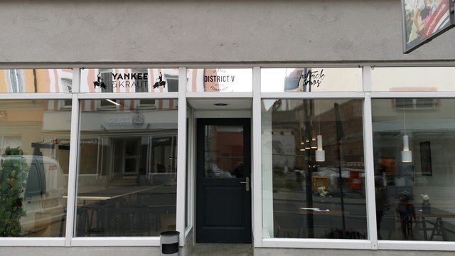 District Five - Café