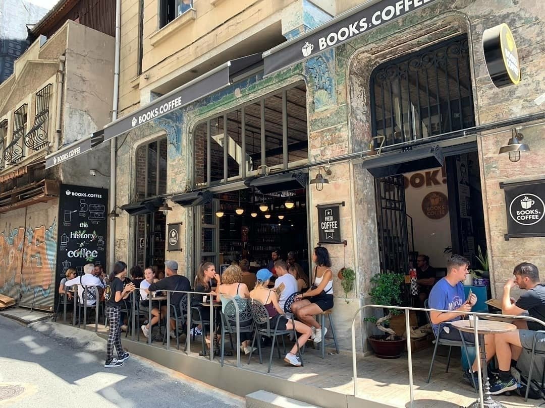 <span class="translation_missing" title="translation missing: en.meta.location_title, location_name: Books &amp; Coffee, city: Istanbul">Location Title</span>