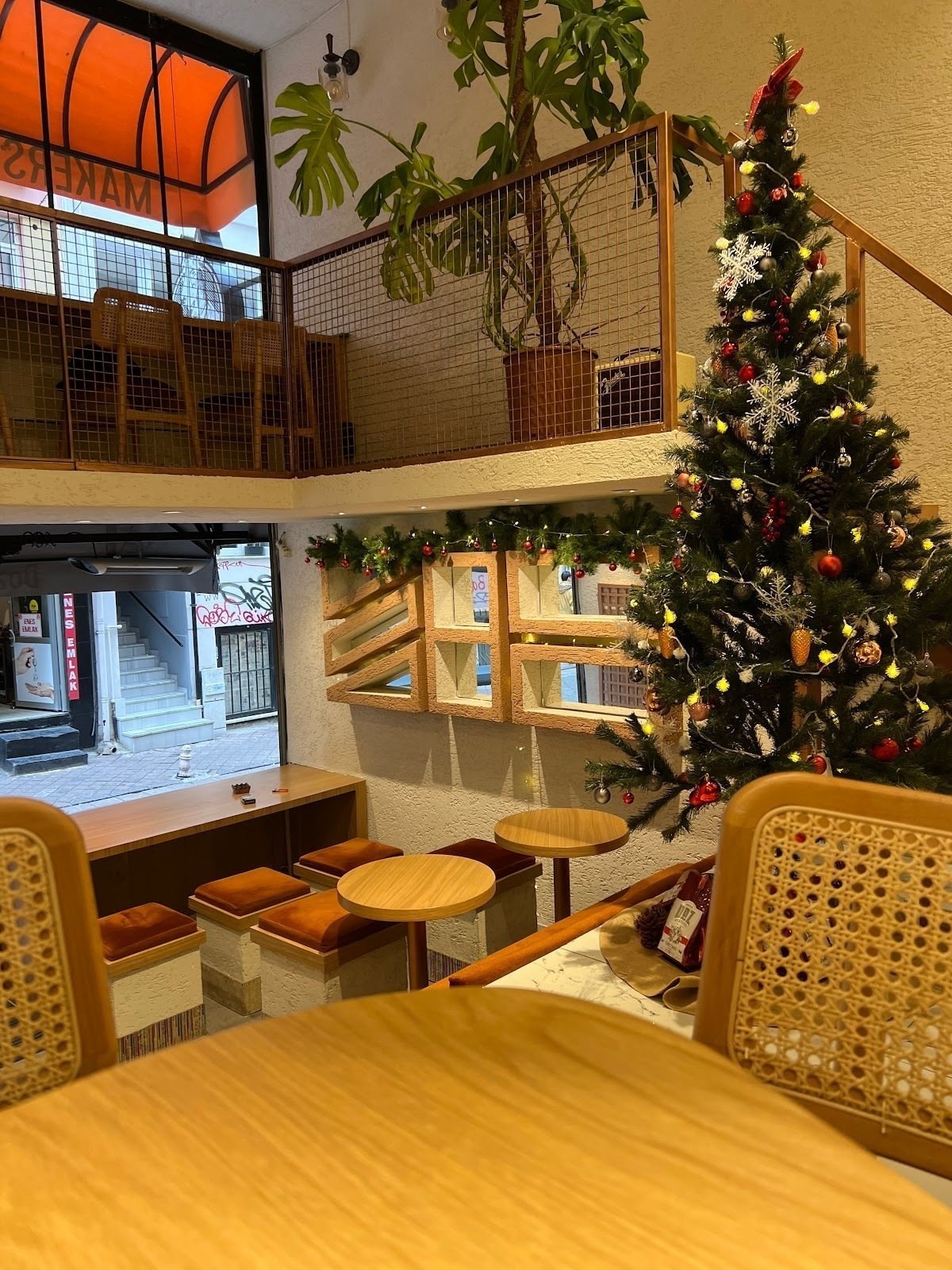 <span class="translation_missing" title="translation missing: en.meta.location_title, location_name: Doz Roastery, city: Istanbul">Location Title</span>