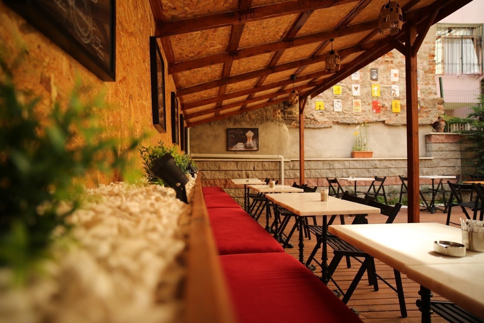 <span class="translation_missing" title="translation missing: en.meta.location_title, location_name: Fabrikafa Make &amp; Coffee, city: Istanbul">Location Title</span>