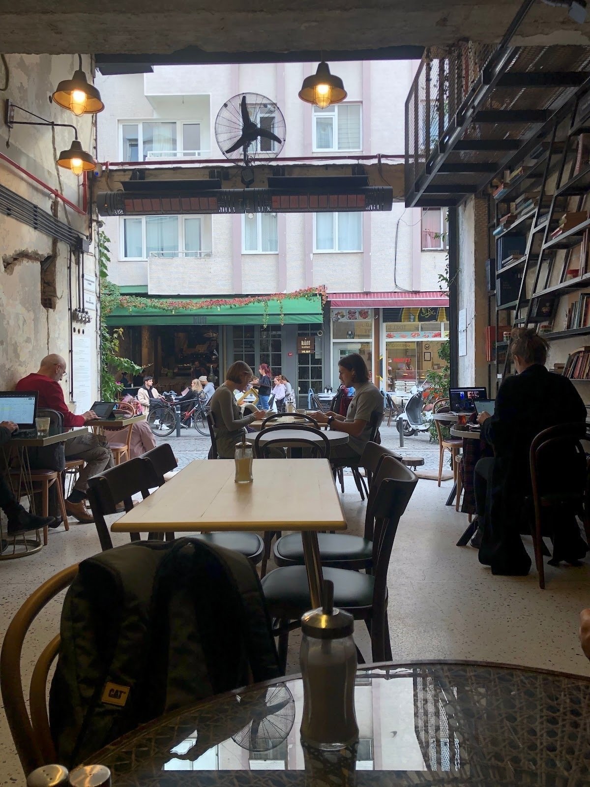 <span class="translation_missing" title="translation missing: en.meta.location_title, location_name: Küff Yeldeğirmeni, city: Istanbul">Location Title</span>