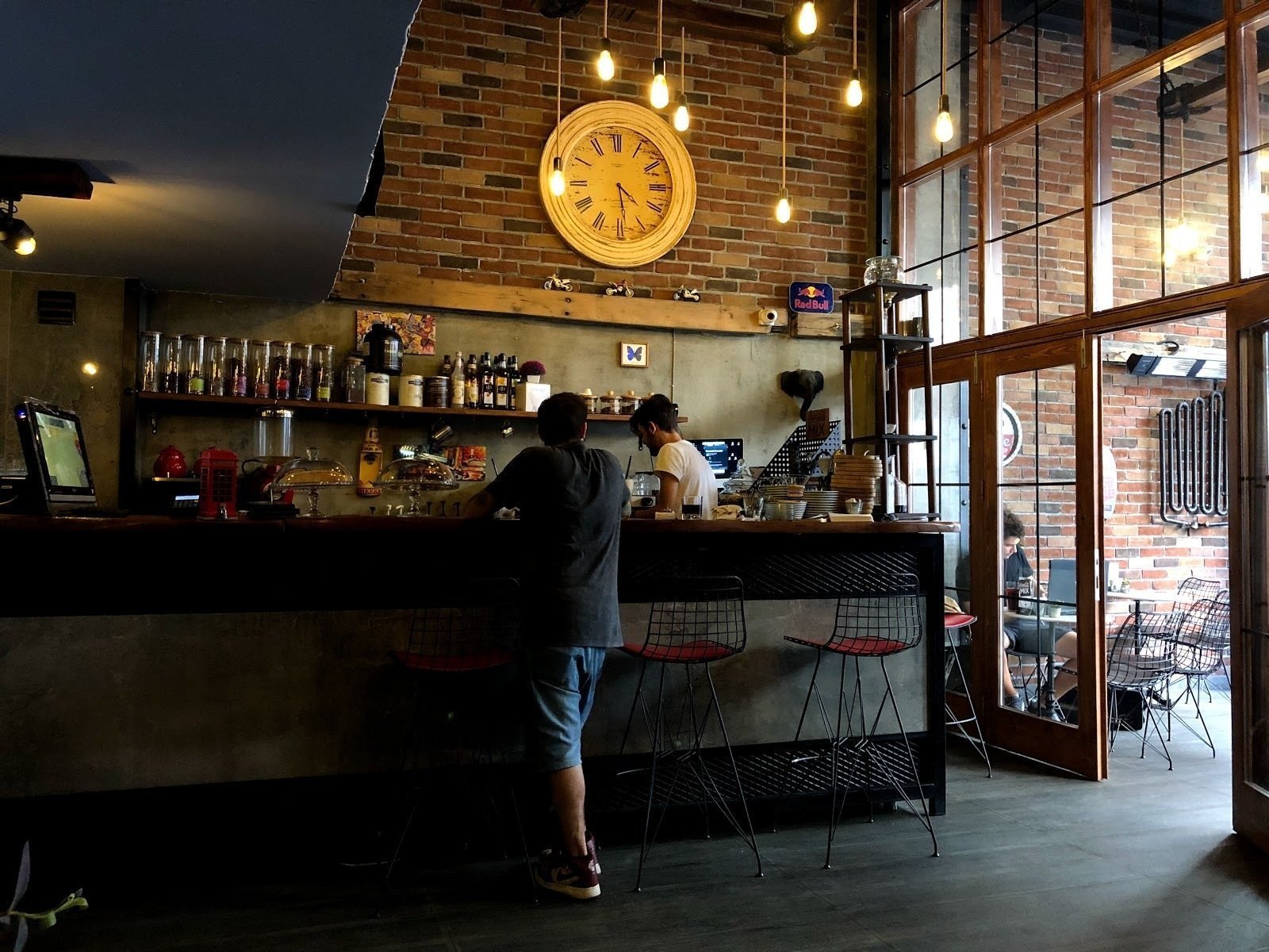 <span class="translation_missing" title="translation missing: en.meta.location_title, location_name: Sobremesa Coffee, city: Istanbul">Location Title</span>
