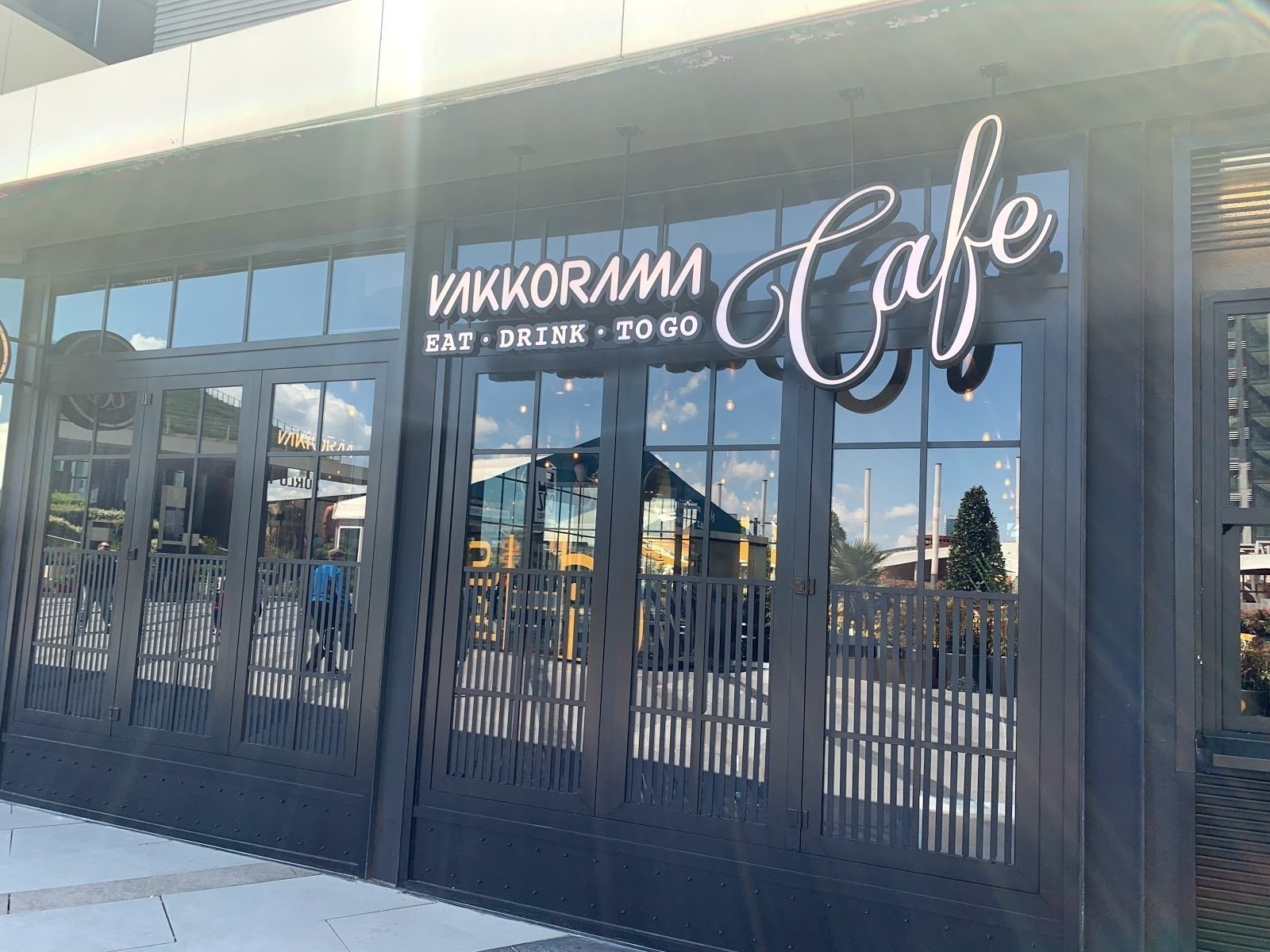 <span class="translation_missing" title="translation missing: en.meta.location_title, location_name: Vakkorama Cafe - Zorlu Center, city: Istanbul">Location Title</span>
