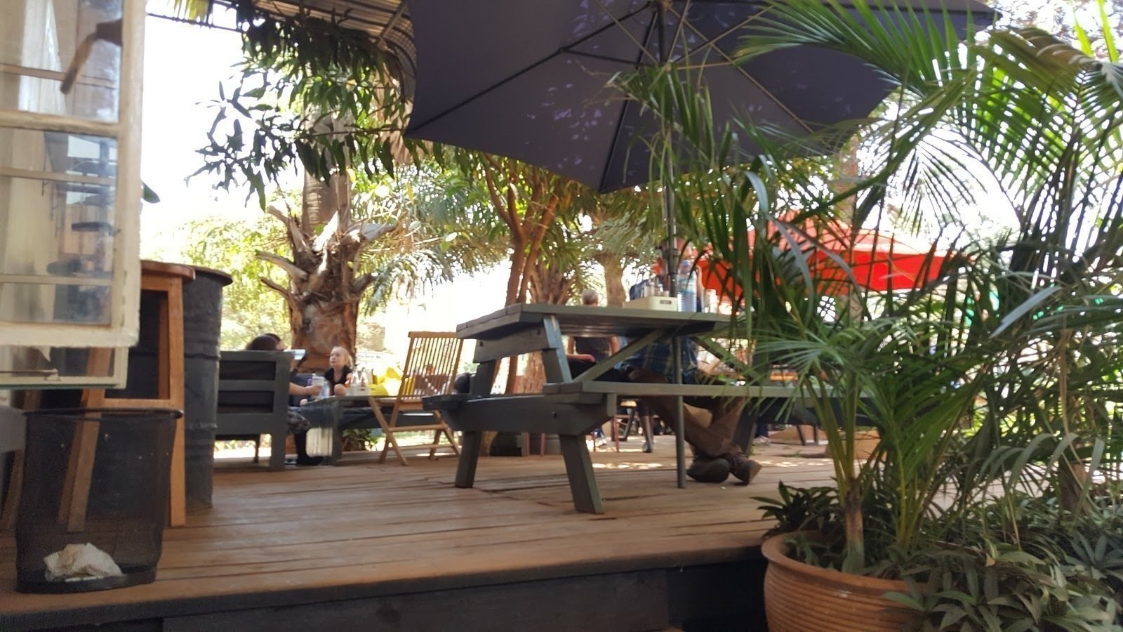 <span class="translation_missing" title="translation missing: en.meta.location_title, location_name: The Deli, city: Jinja">Location Title</span>