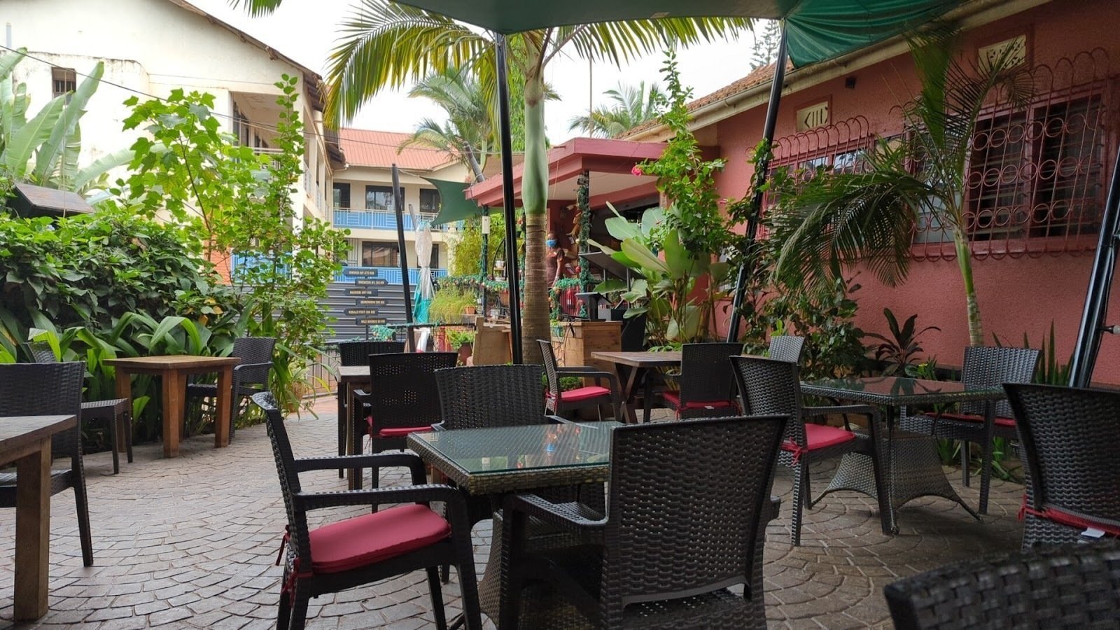 <span class="translation_missing" title="translation missing: en.meta.location_title, location_name: Coffee at Last, city: Kampala">Location Title</span>
