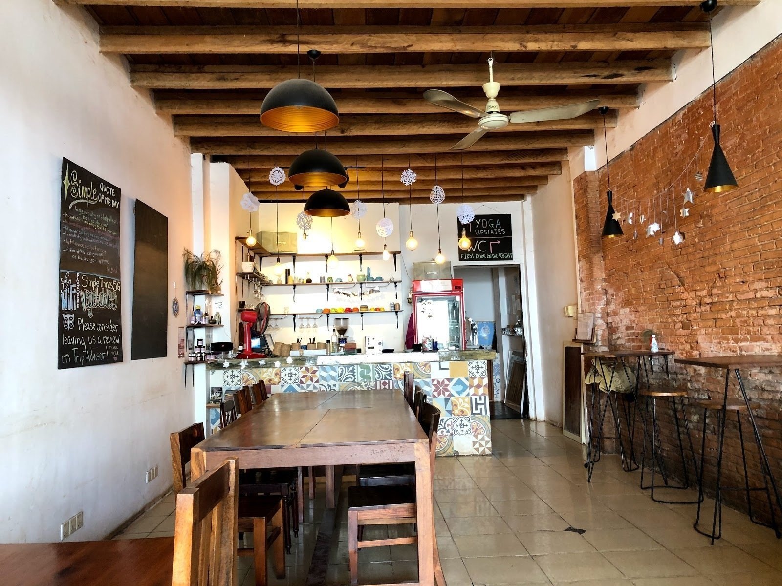 <span class="translation_missing" title="translation missing: en.meta.location_title, location_name: Simple Things, city: Kampot">Location Title</span>