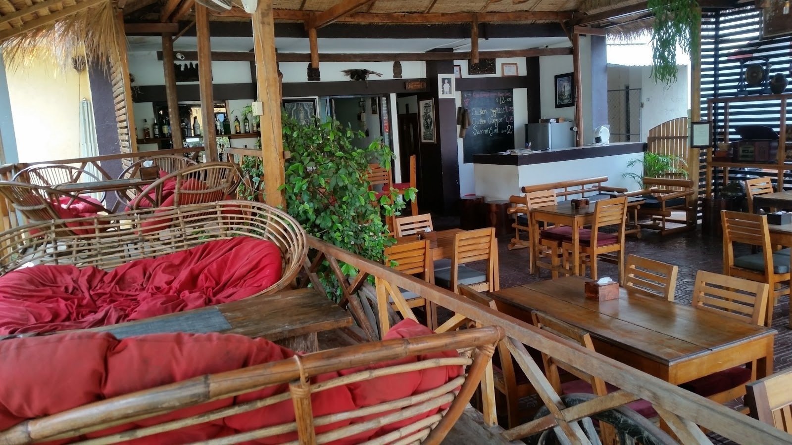 <span class="translation_missing" title="translation missing: en.meta.location_title, location_name: The J break Cafe, city: Kampot">Location Title</span>