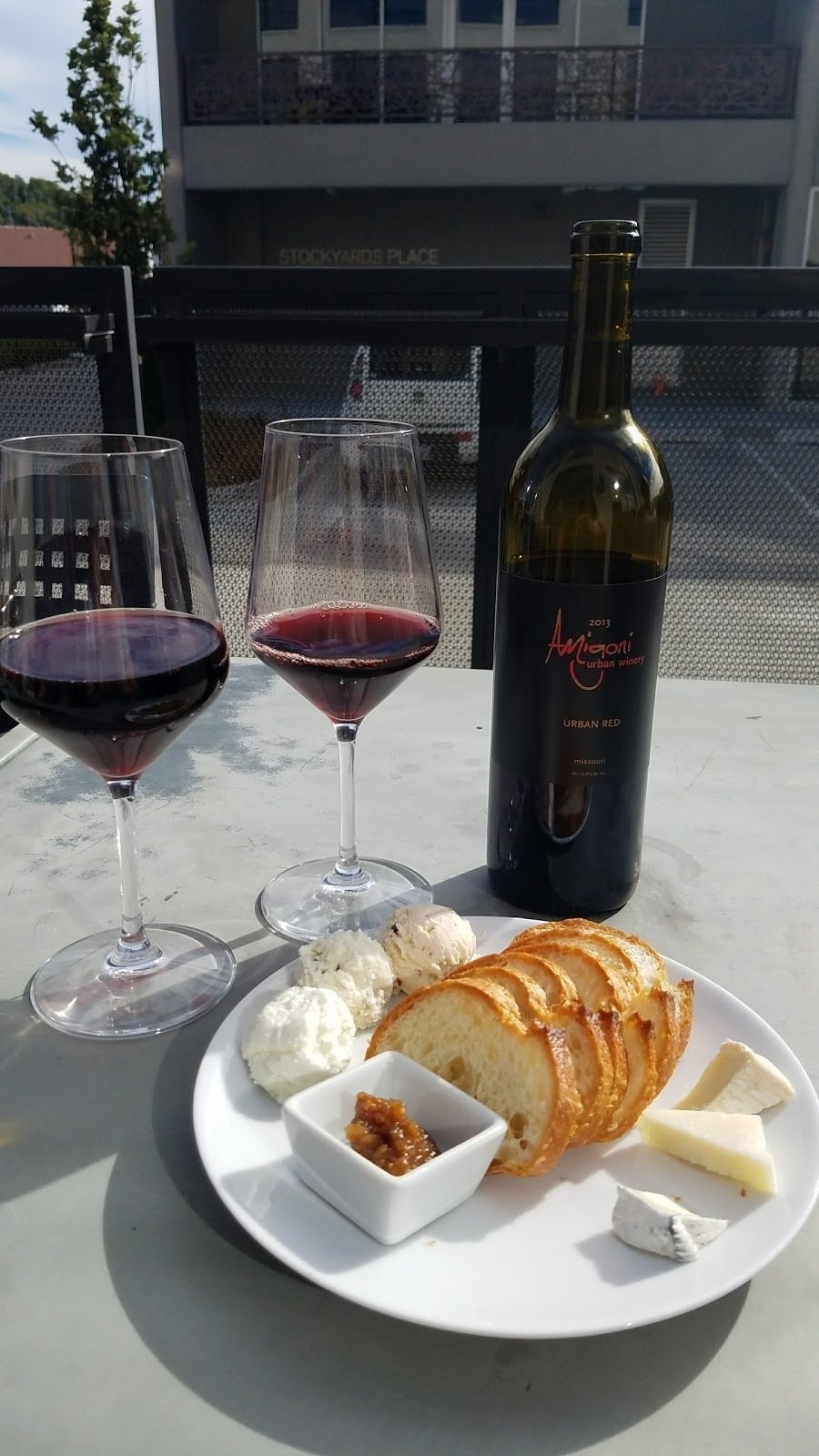 <span class="translation_missing" title="translation missing: en.meta.location_title, location_name: Amigoni Urban Winery, city: Kansas City">Location Title</span>