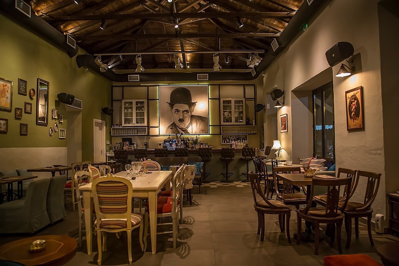 <span class="translation_missing" title="translation missing: en.meta.location_title, location_name: Charlot Cafe, city: Karditsa">Location Title</span>