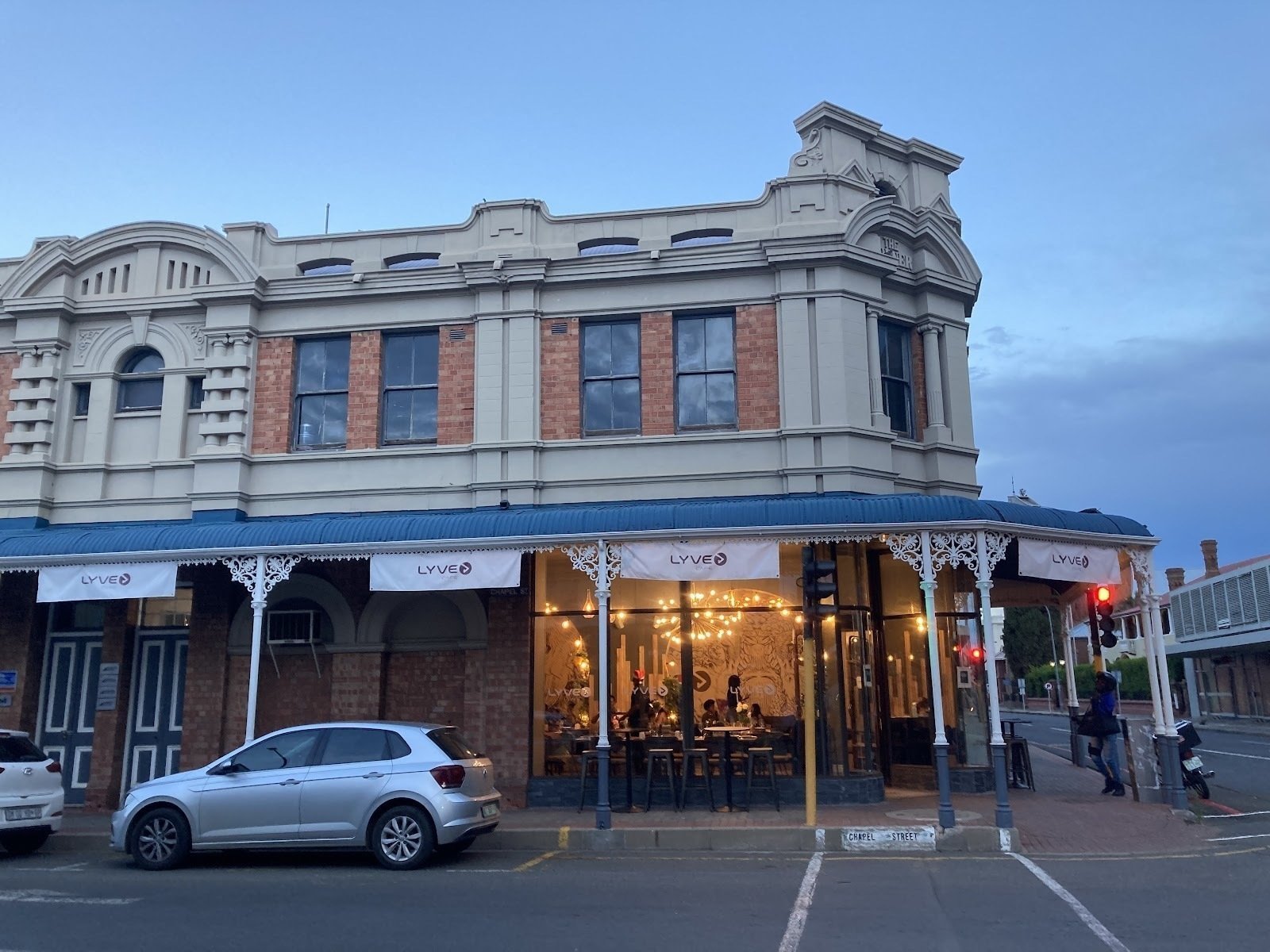 <span class="translation_missing" title="translation missing: en.meta.location_title, location_name: Lyve Cafe, city: Kimberley">Location Title</span>