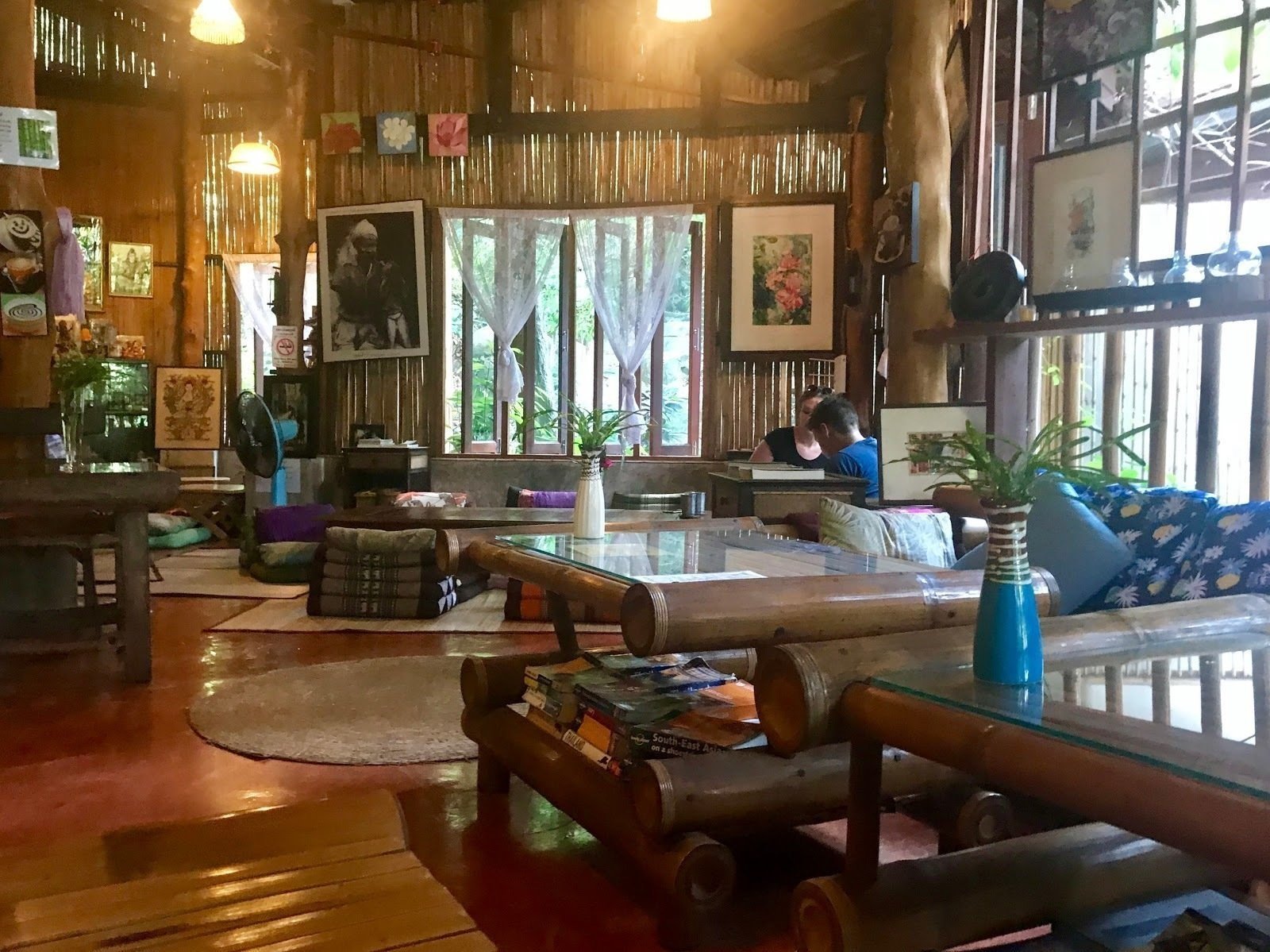 <span class="translation_missing" title="translation missing: en.meta.location_title, location_name: Art Cafe Kohphangan, city: Ko Pha-Ngan">Location Title</span>