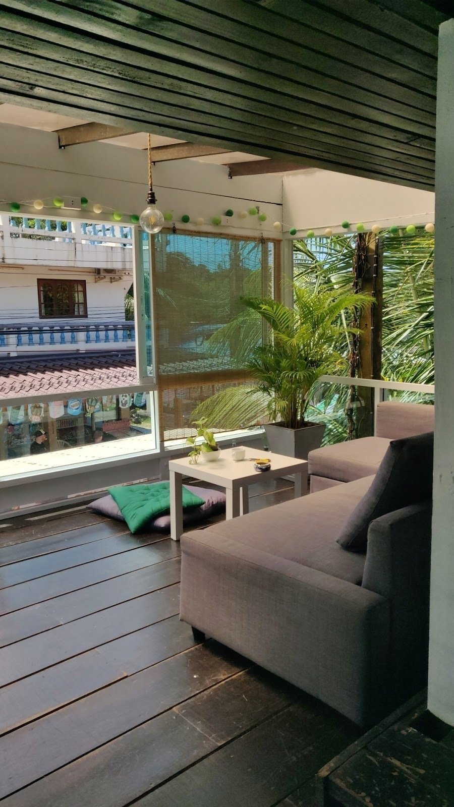 <span class="translation_missing" title="translation missing: en.meta.location_title, location_name: Buddha Cafe, city: Ko Pha-Ngan">Location Title</span>