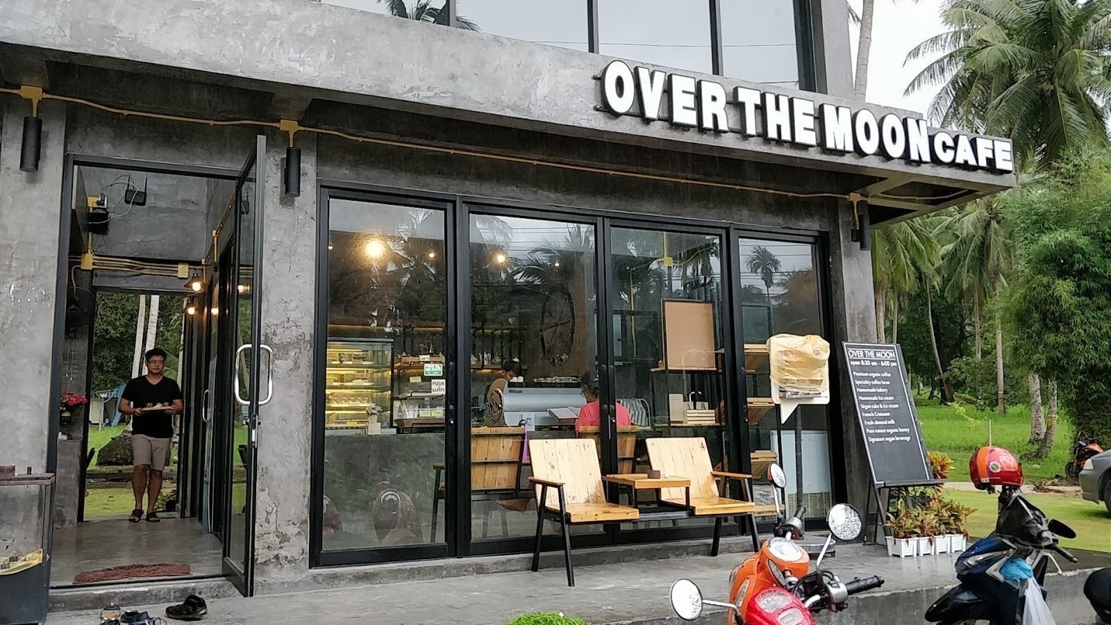<span class="translation_missing" title="translation missing: en.meta.location_title, location_name: Over The Moon Cafe, city: Ko Pha-Ngan">Location Title</span>
