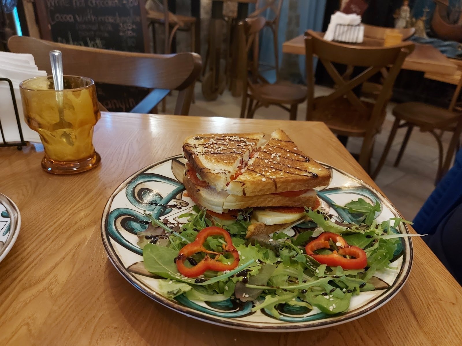<span class="translation_missing" title="translation missing: en.meta.location_title, location_name: Caffe bar “Mone”, city: Kotor">Location Title</span>