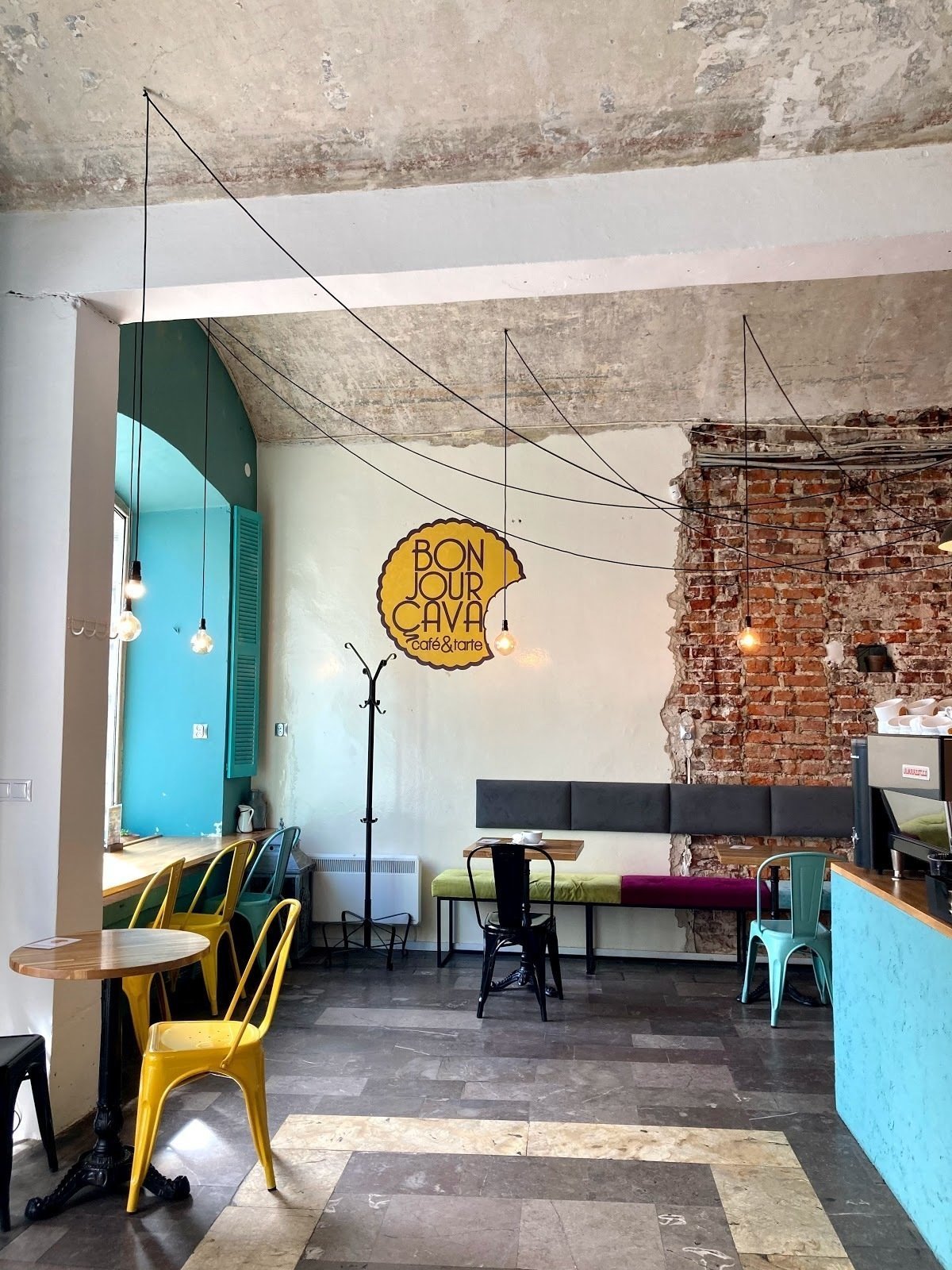 <span class="translation_missing" title="translation missing: en.meta.location_title, location_name: BonJour Cava, city: Kraków">Location Title</span>