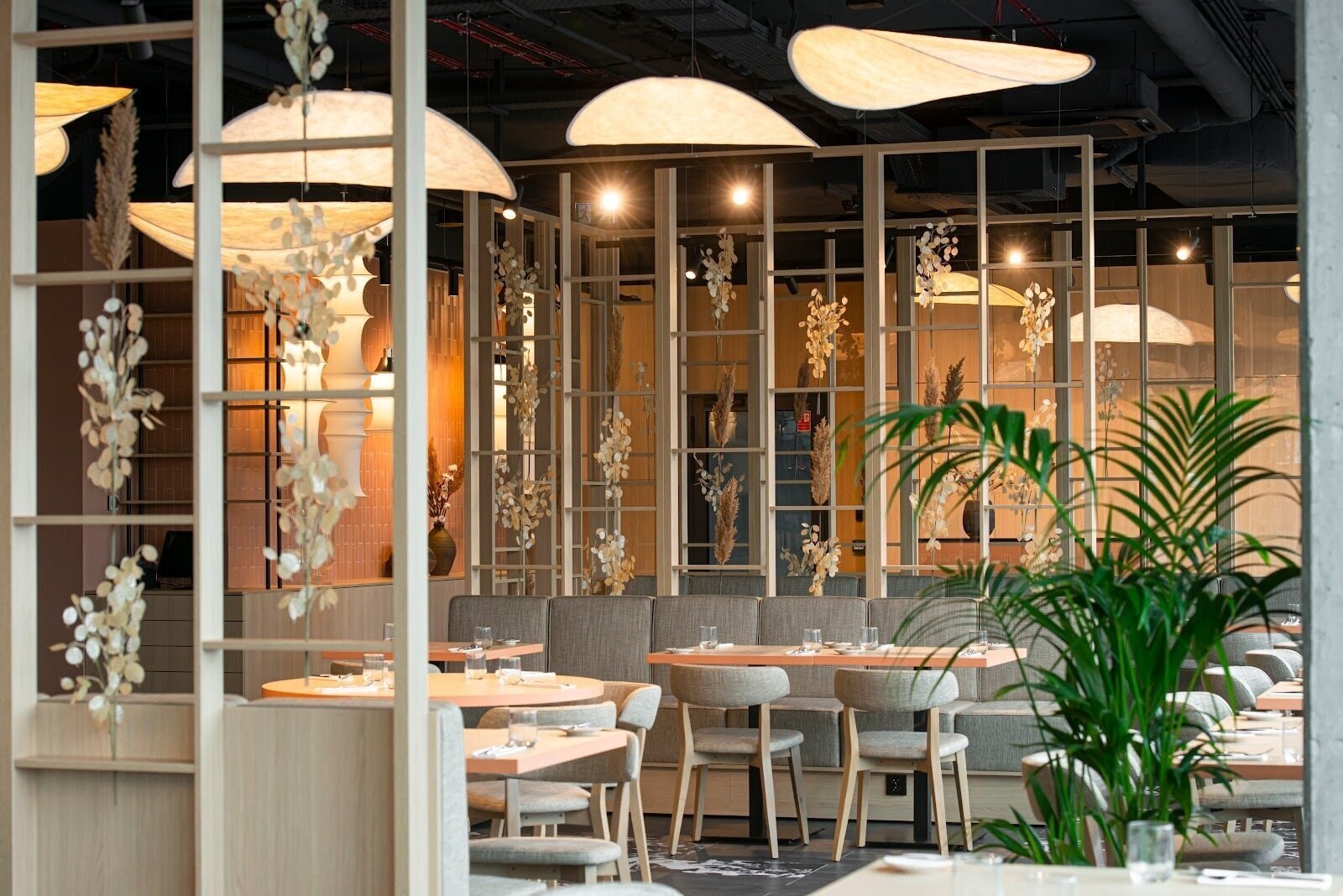 <span class="translation_missing" title="translation missing: en.meta.location_title, location_name: Fala Kraków Restauracja, city: Kraków">Location Title</span>