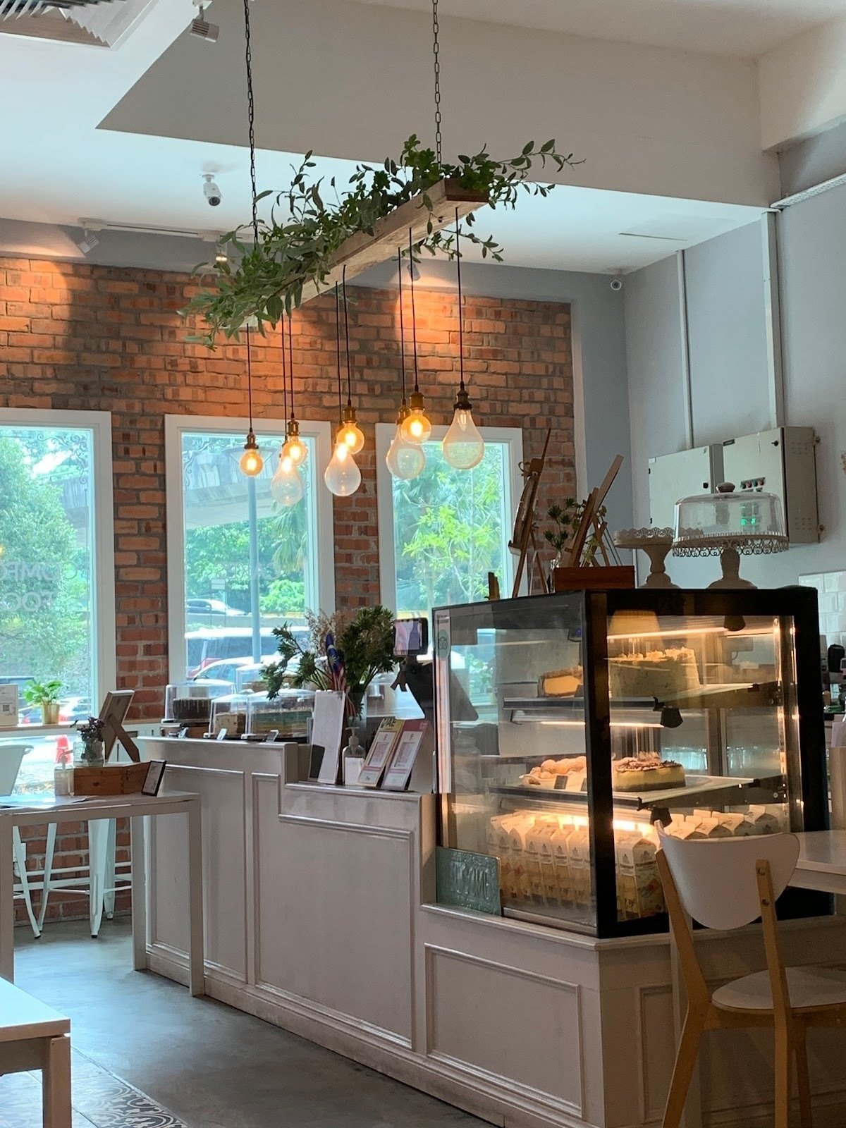 <span class="translation_missing" title="translation missing: en.meta.location_title, location_name: erni&amp;tina, city: Kuala Lumpur">Location Title</span>