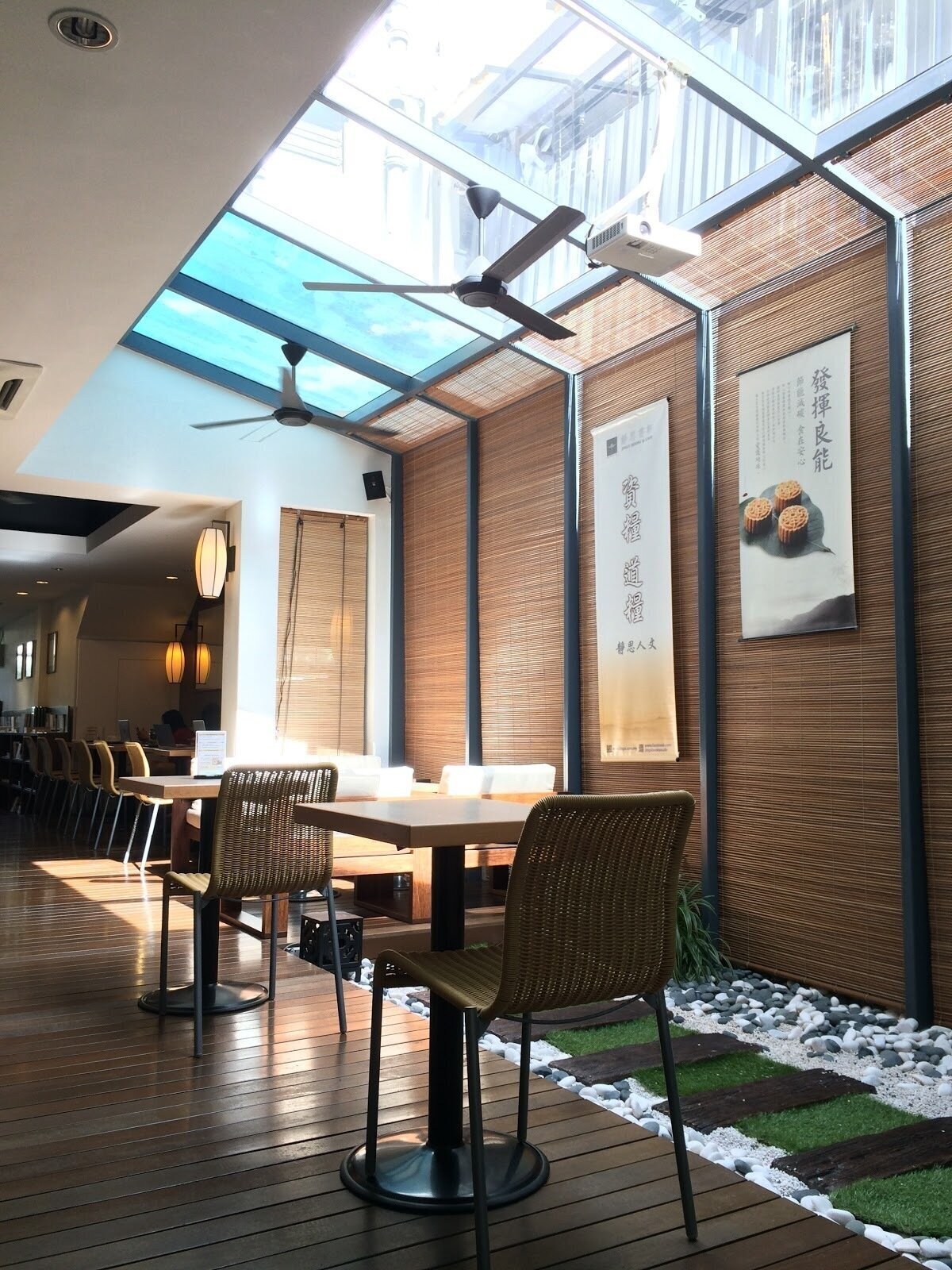 <span class="translation_missing" title="translation missing: en.meta.location_title, location_name: Jing Si Books &amp; Cafe OUG, city: Kuala Lumpur">Location Title</span>