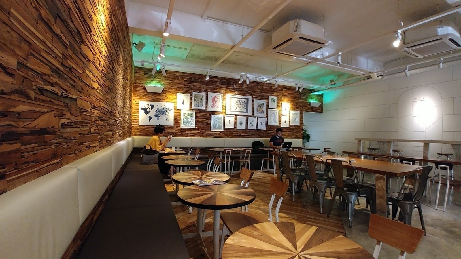<span class="translation_missing" title="translation missing: en.meta.location_title, location_name: Meet Joe (formerly known as Ojo Coffee), city: Kuala Lumpur">Location Title</span>