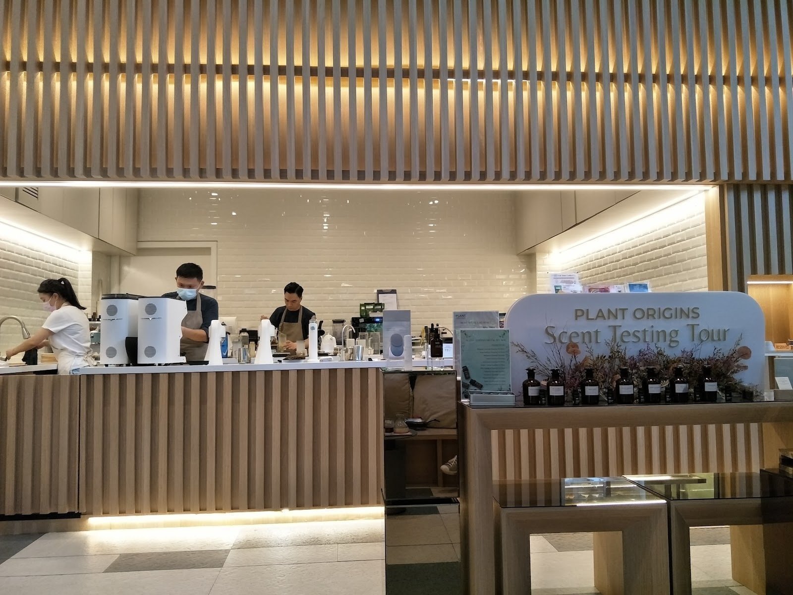 <span class="translation_missing" title="translation missing: en.meta.location_title, location_name: See Cafe @ Arcoris Mont Kiara, city: Kuala Lumpur">Location Title</span>