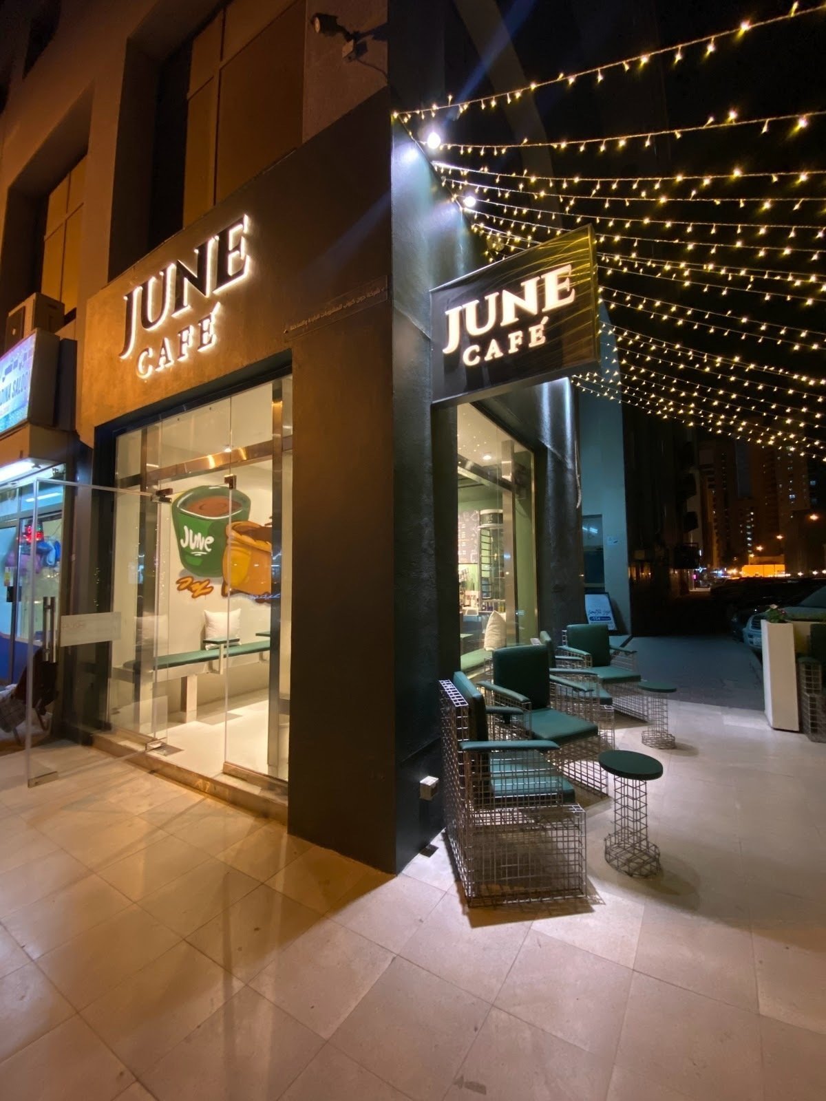 <span class="translation_missing" title="translation missing: en.meta.location_title, location_name: June cafe, city: Kuwait City">Location Title</span>