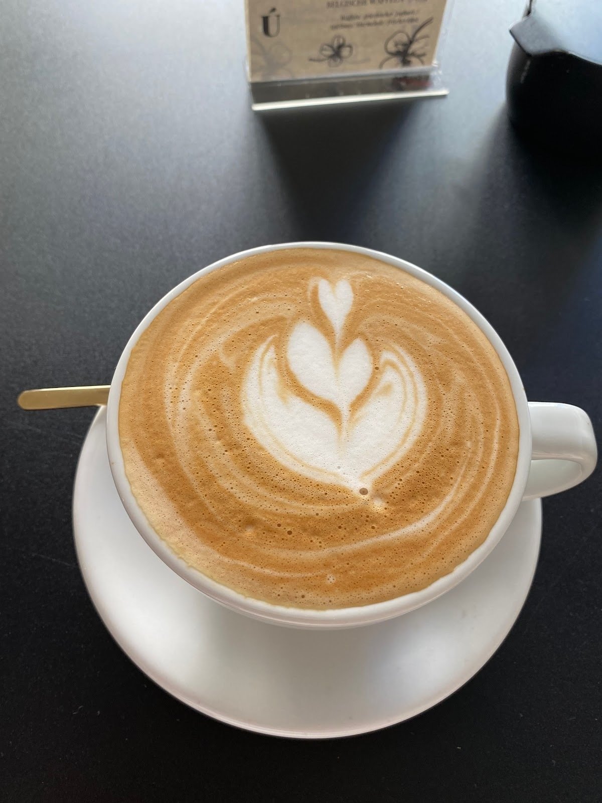 <span class="translation_missing" title="translation missing: en.meta.location_title, location_name: Café Glücksbringer, city: Leipzig">Location Title</span>